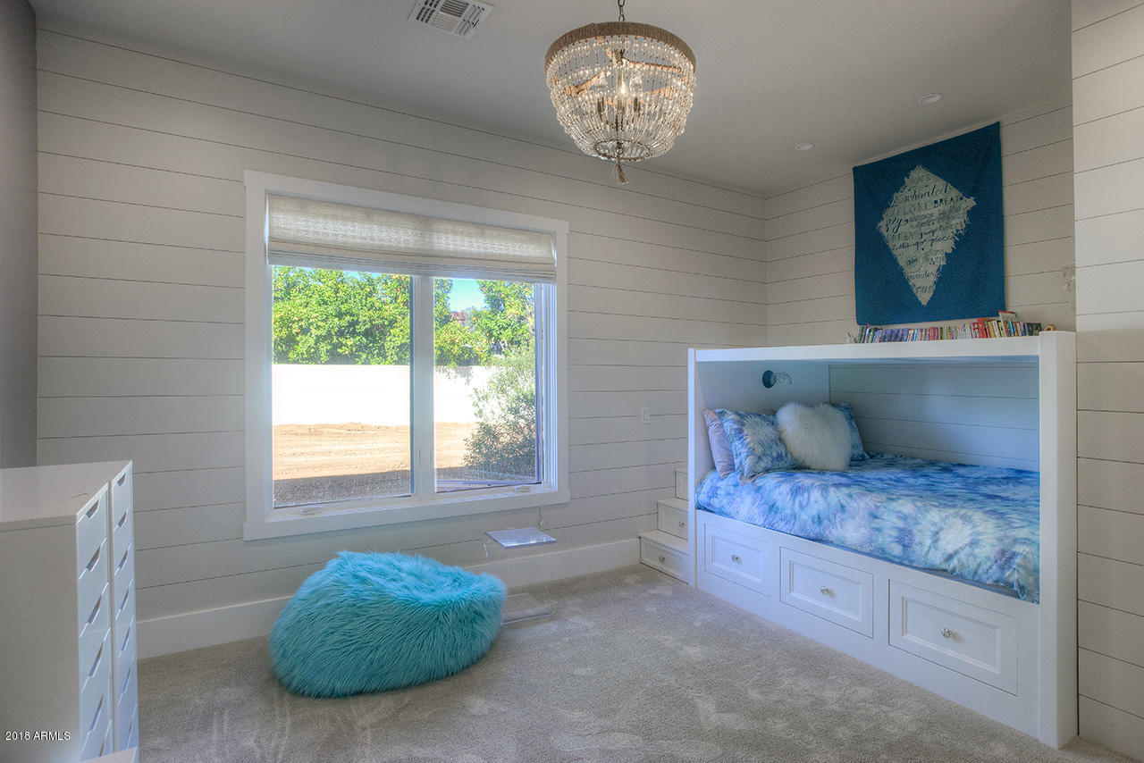 PARADISE VALLEY FARMS - Residential