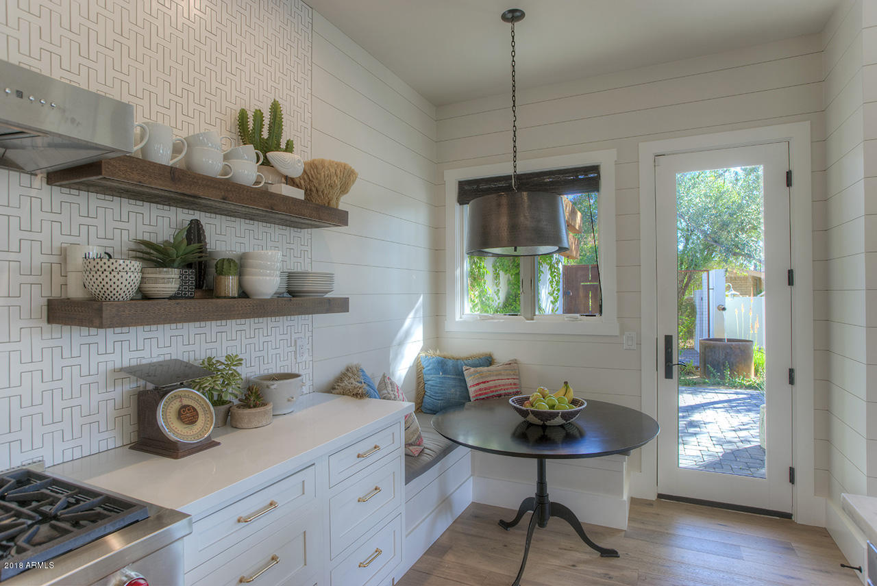 PARADISE VALLEY FARMS - Residential