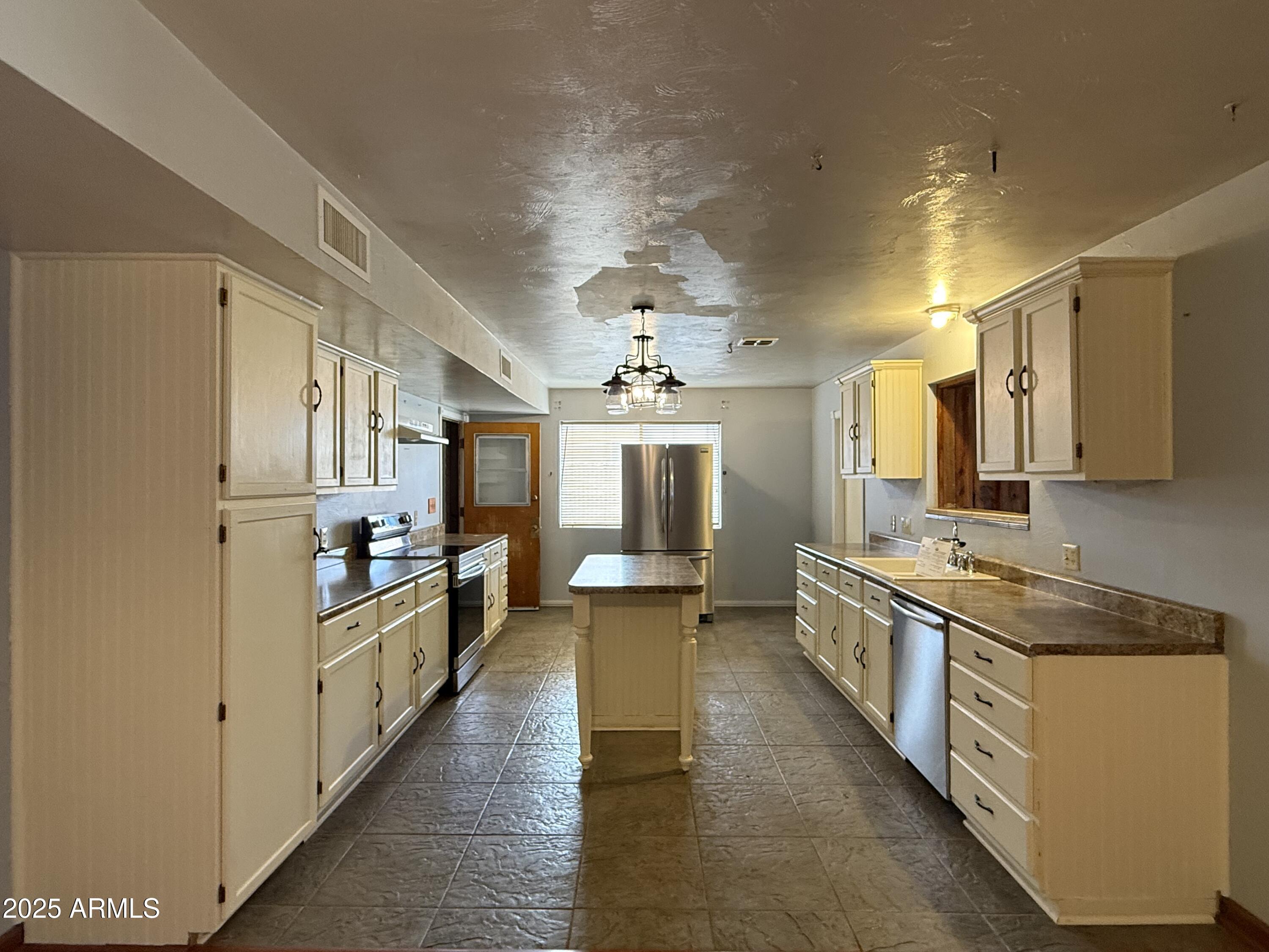 GARDEN CANYON HEIGHTS STRATCOM VILLAGE - Residential