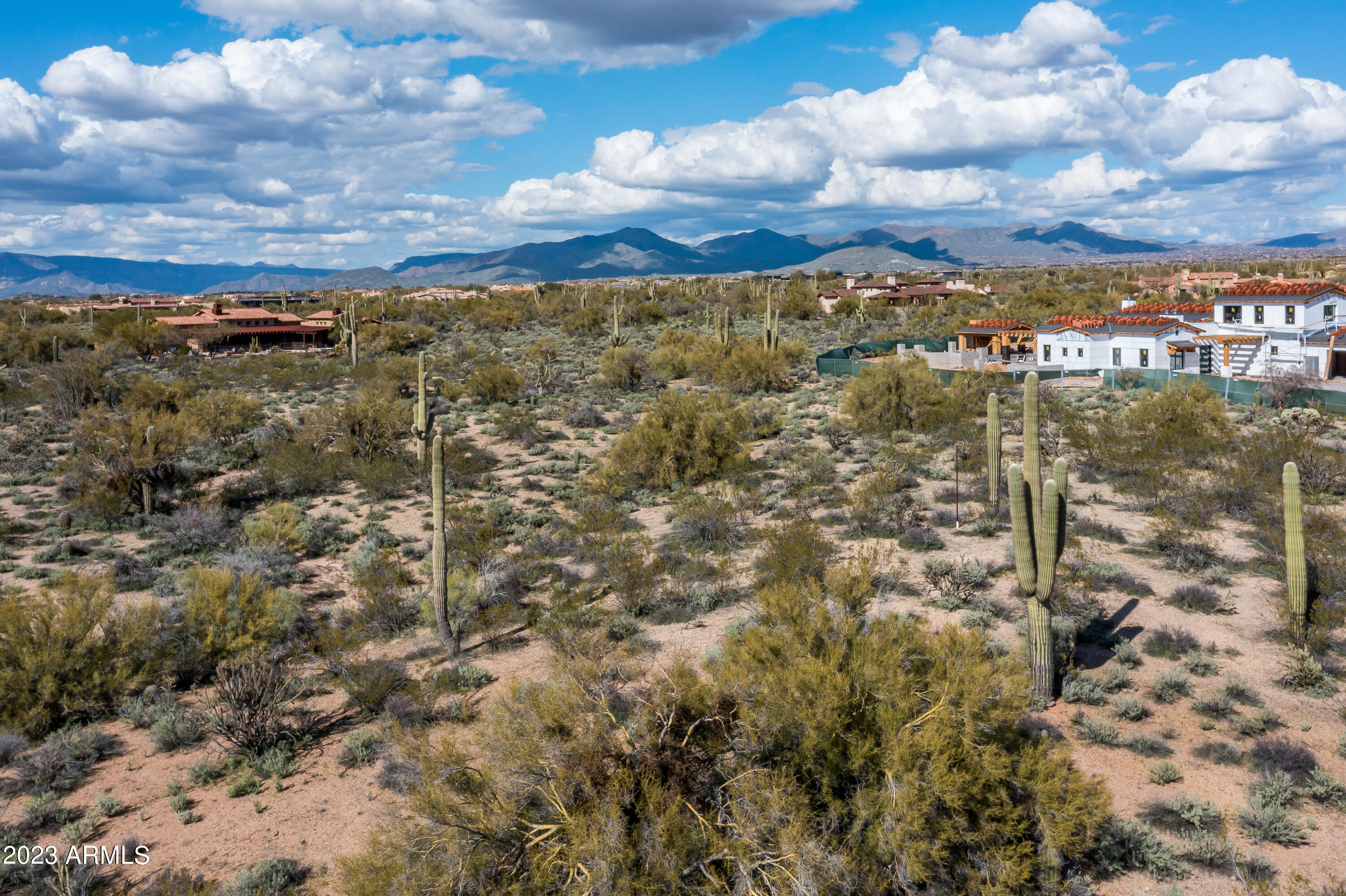 WHISPER ROCK - Residential