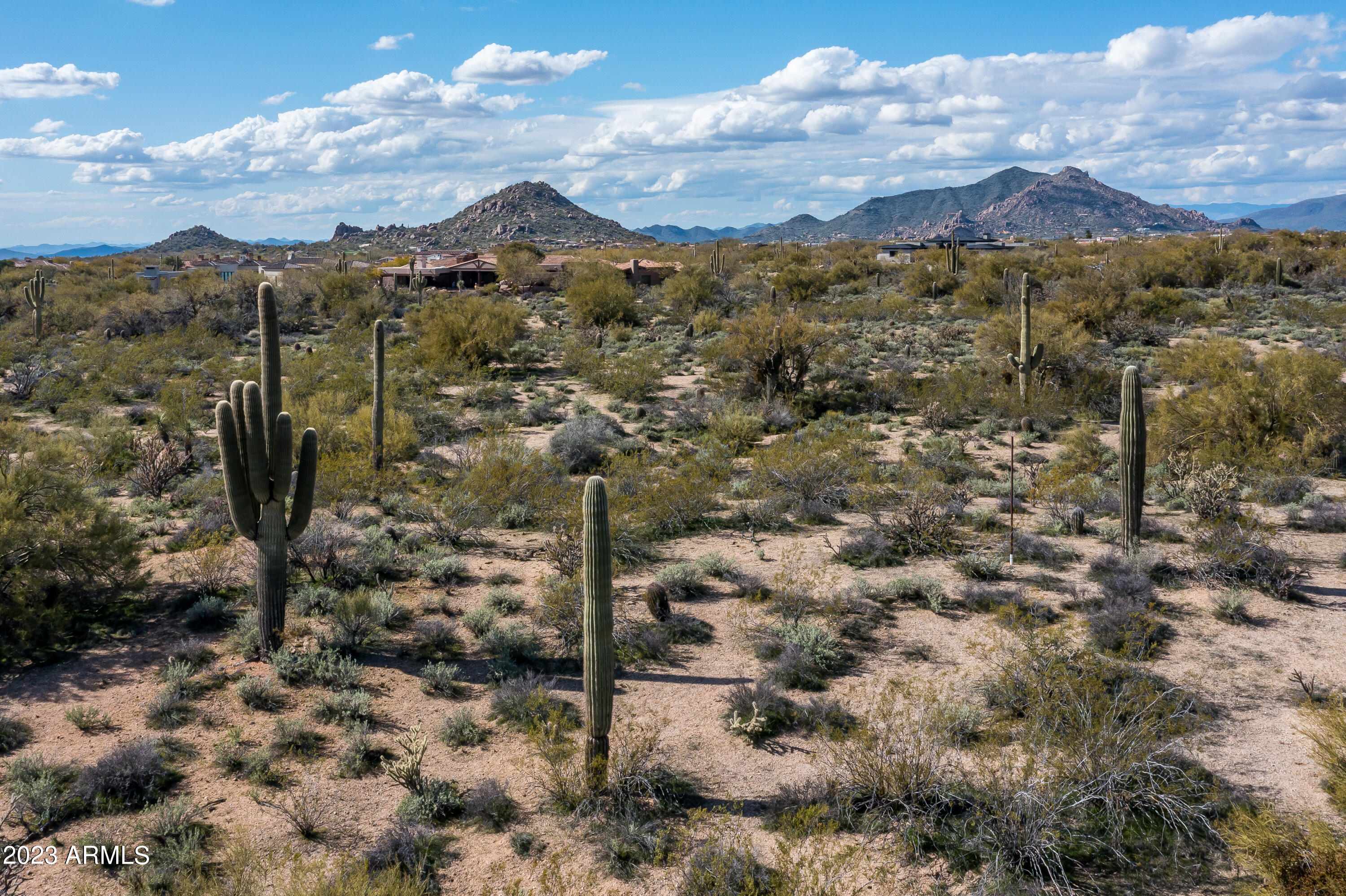 WHISPER ROCK - Residential