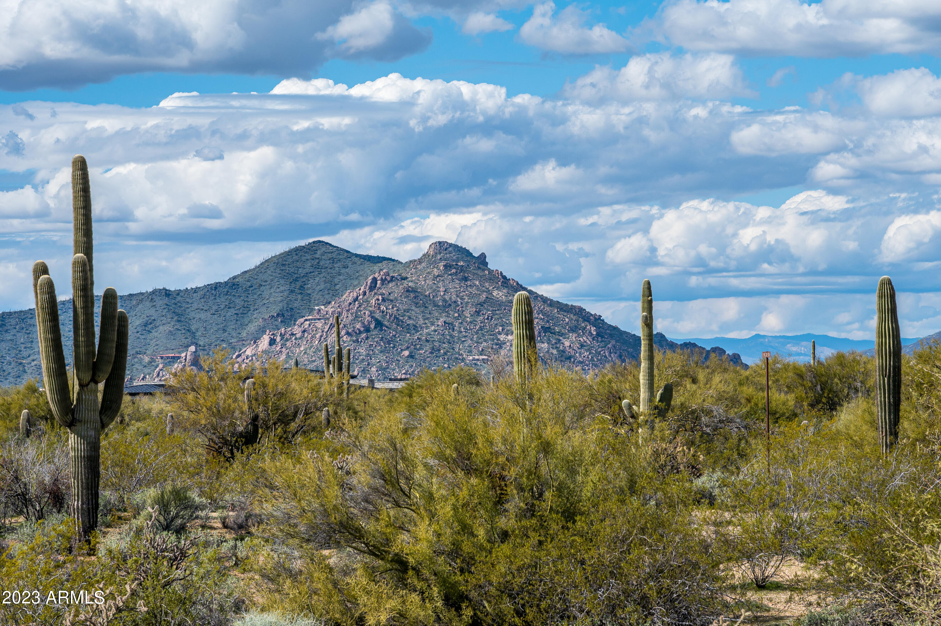 WHISPER ROCK - Residential