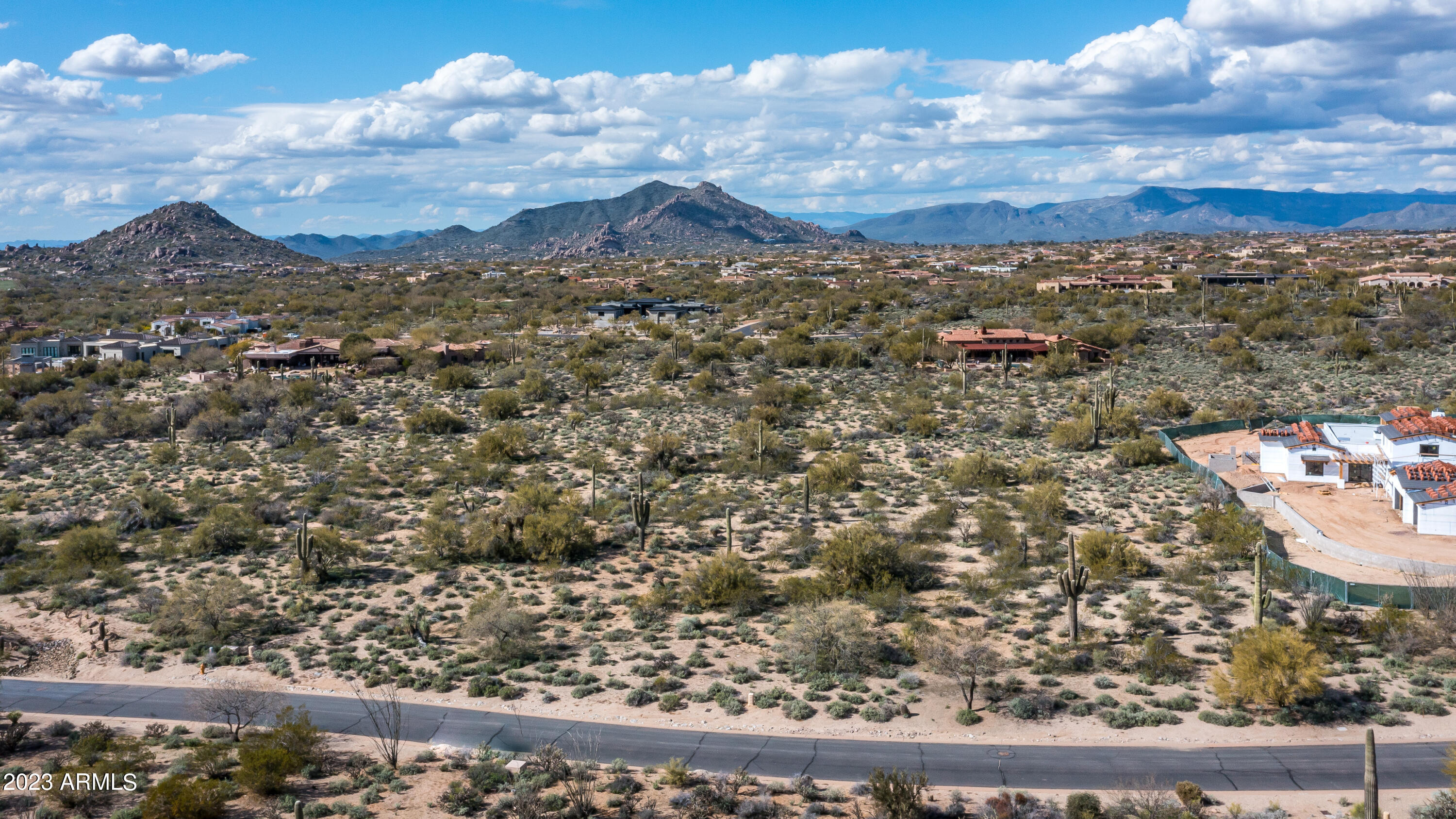 WHISPER ROCK - Residential