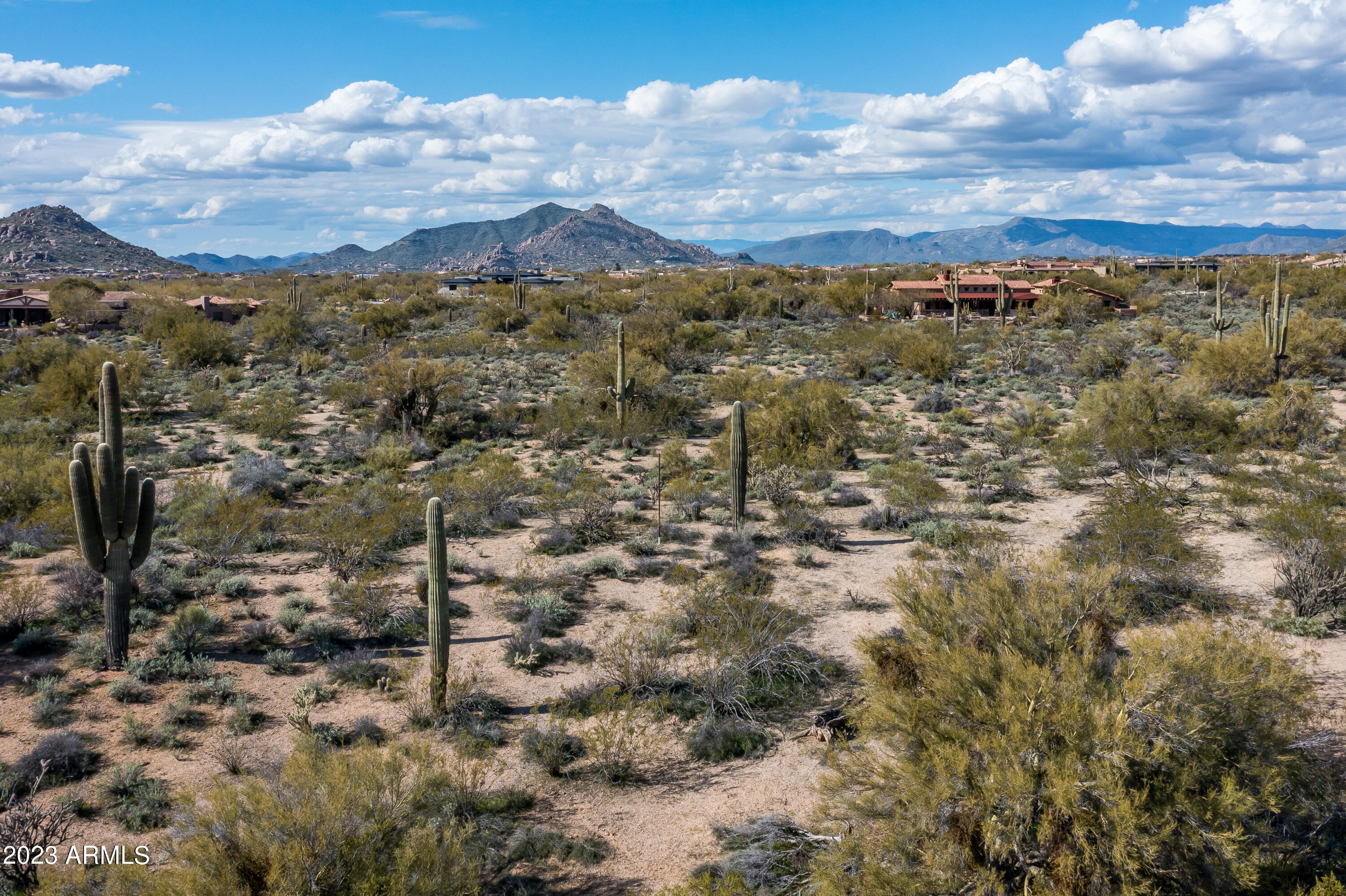 WHISPER ROCK - Residential