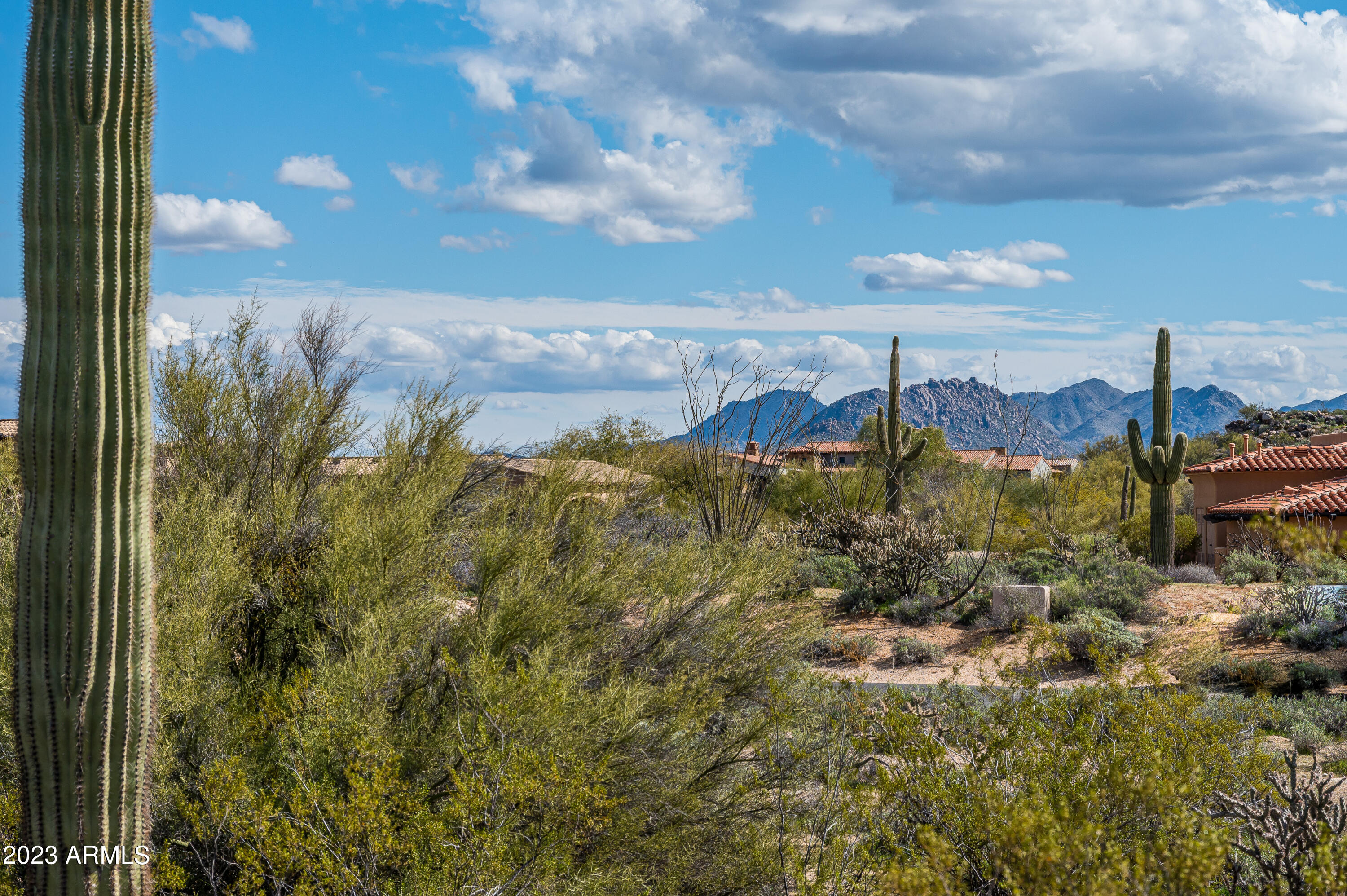WHISPER ROCK - Residential