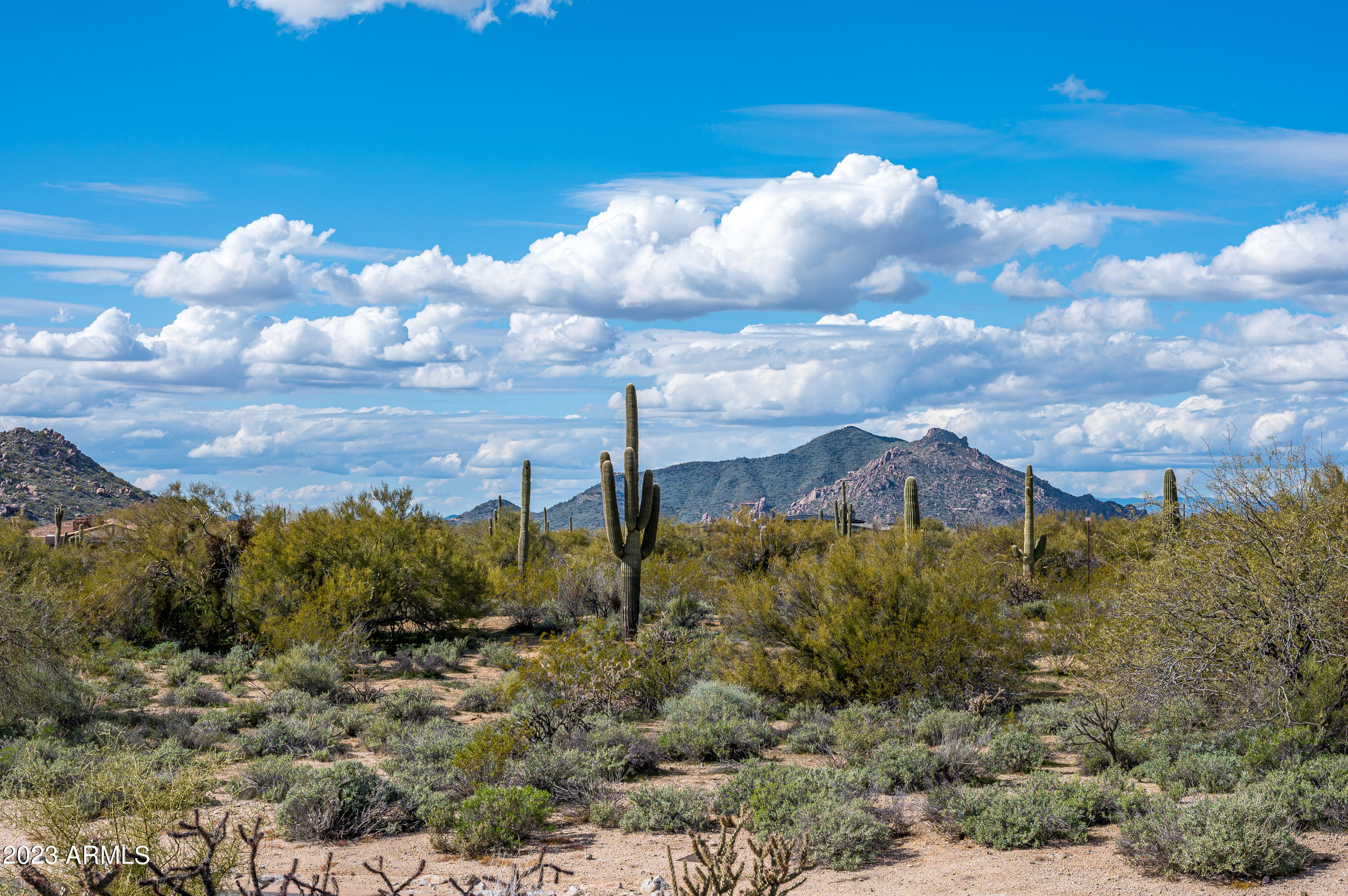WHISPER ROCK - Residential