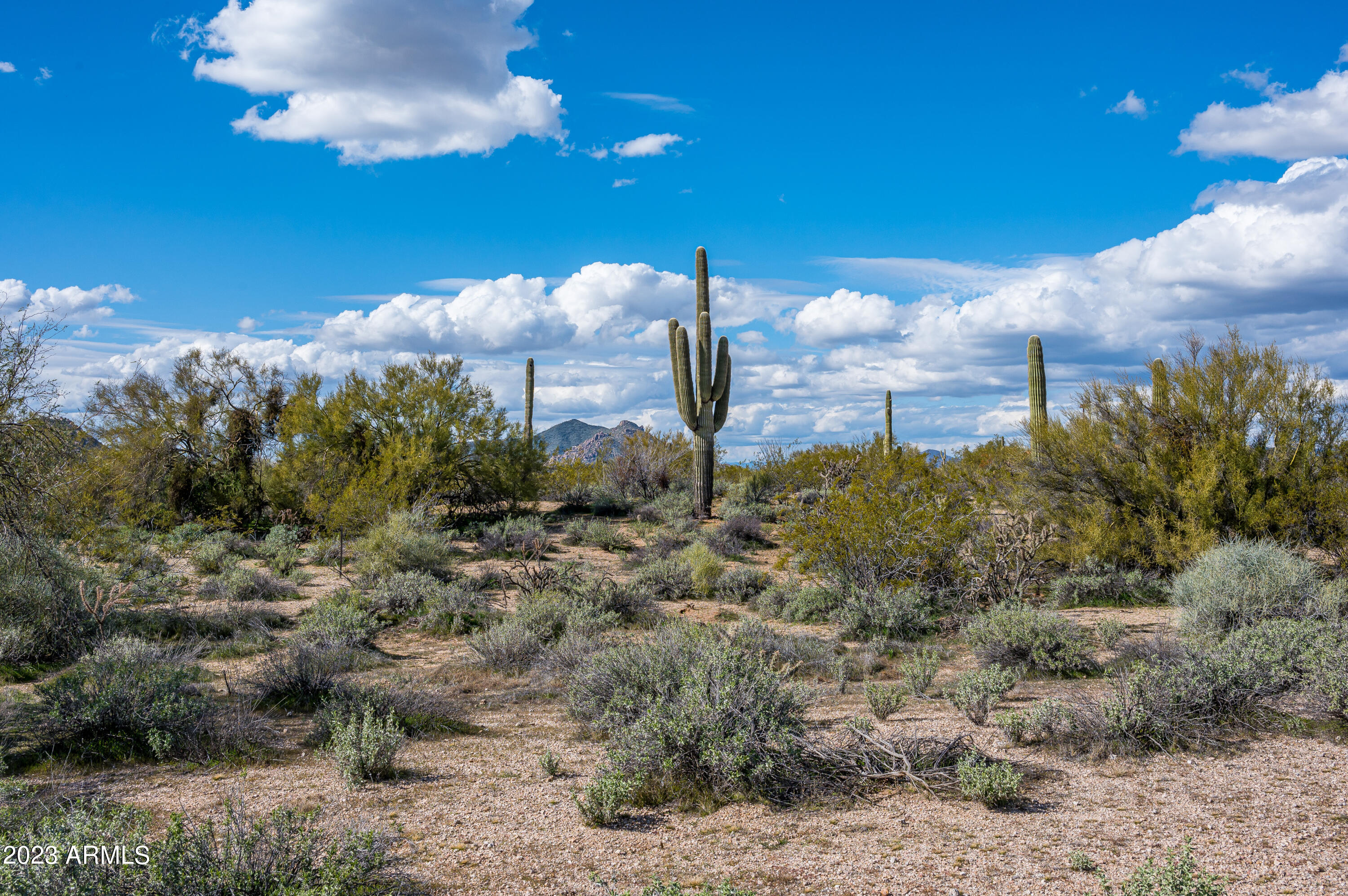 WHISPER ROCK - Residential