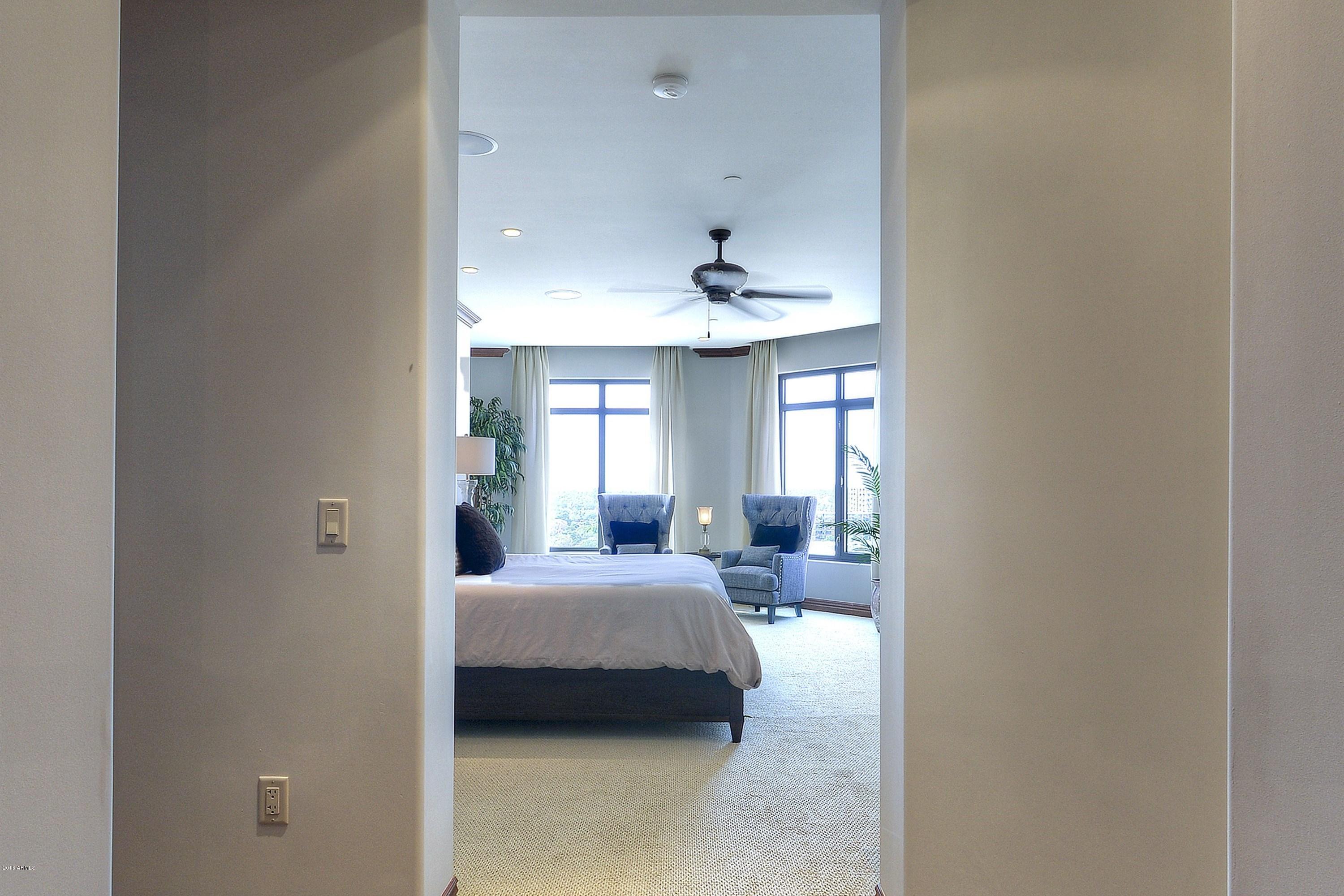 SCOTTSDALE WATERFRONT RESIDENCES - Residential