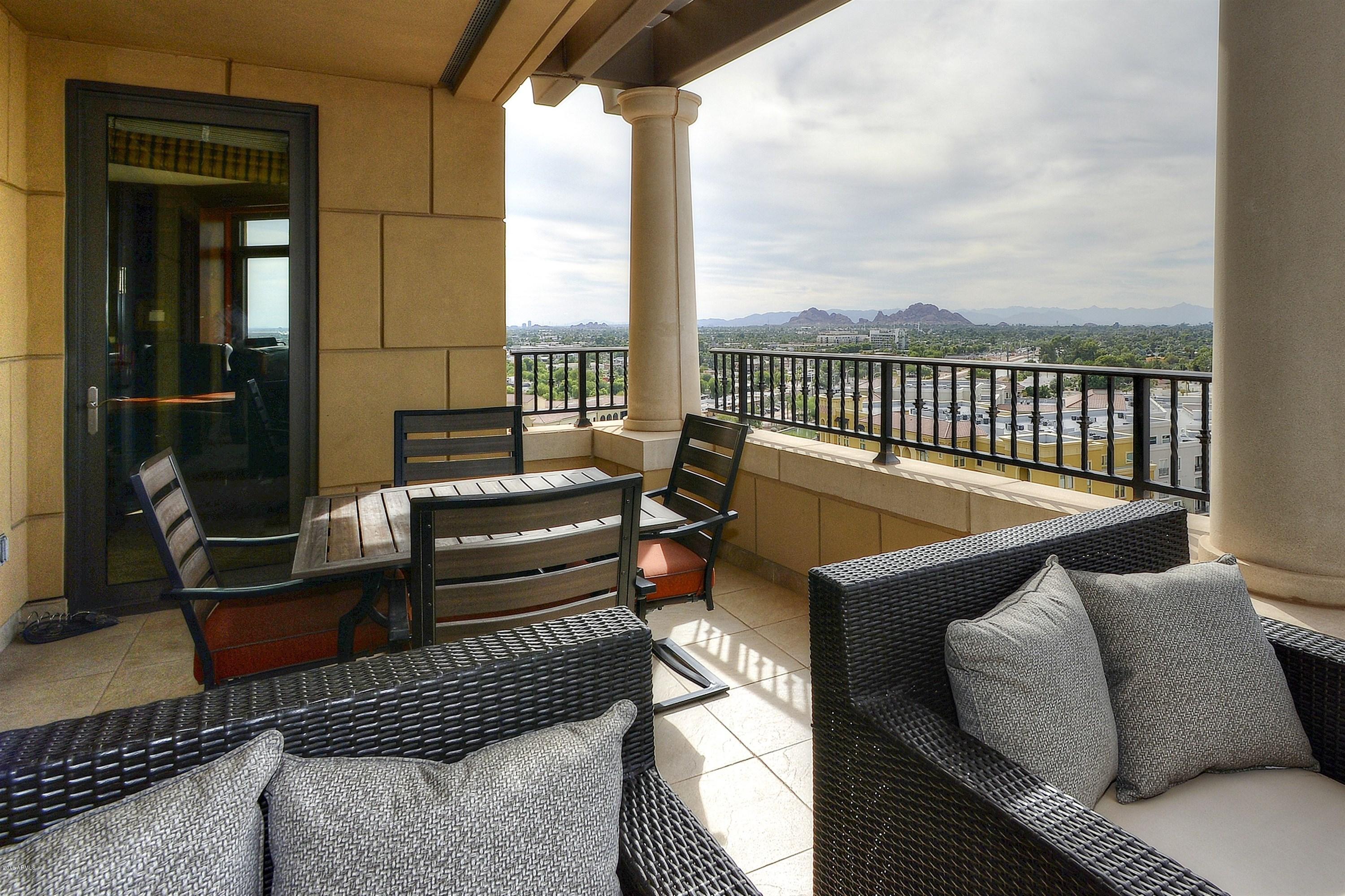 SCOTTSDALE WATERFRONT RESIDENCES - Residential
