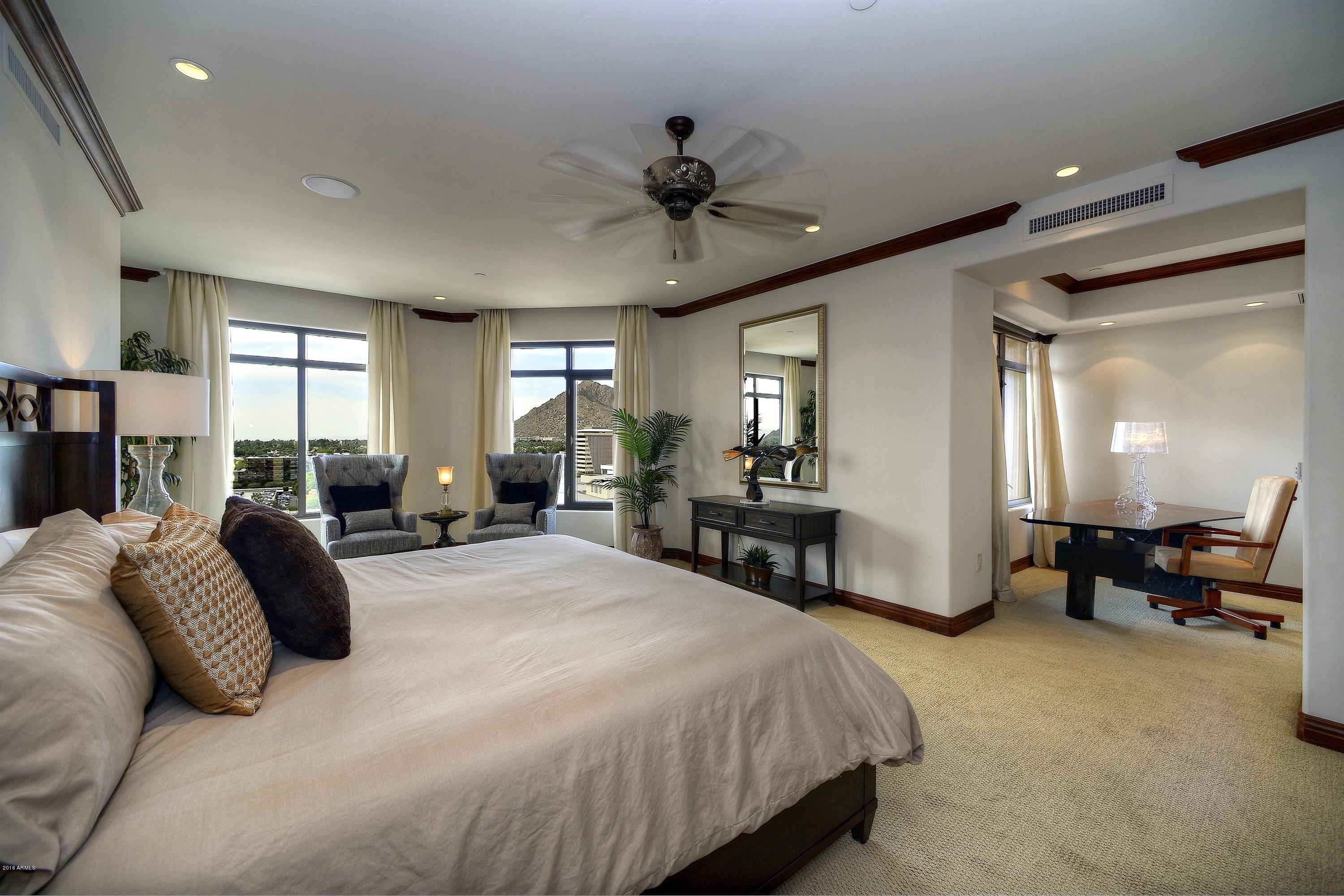 SCOTTSDALE WATERFRONT RESIDENCES - Residential