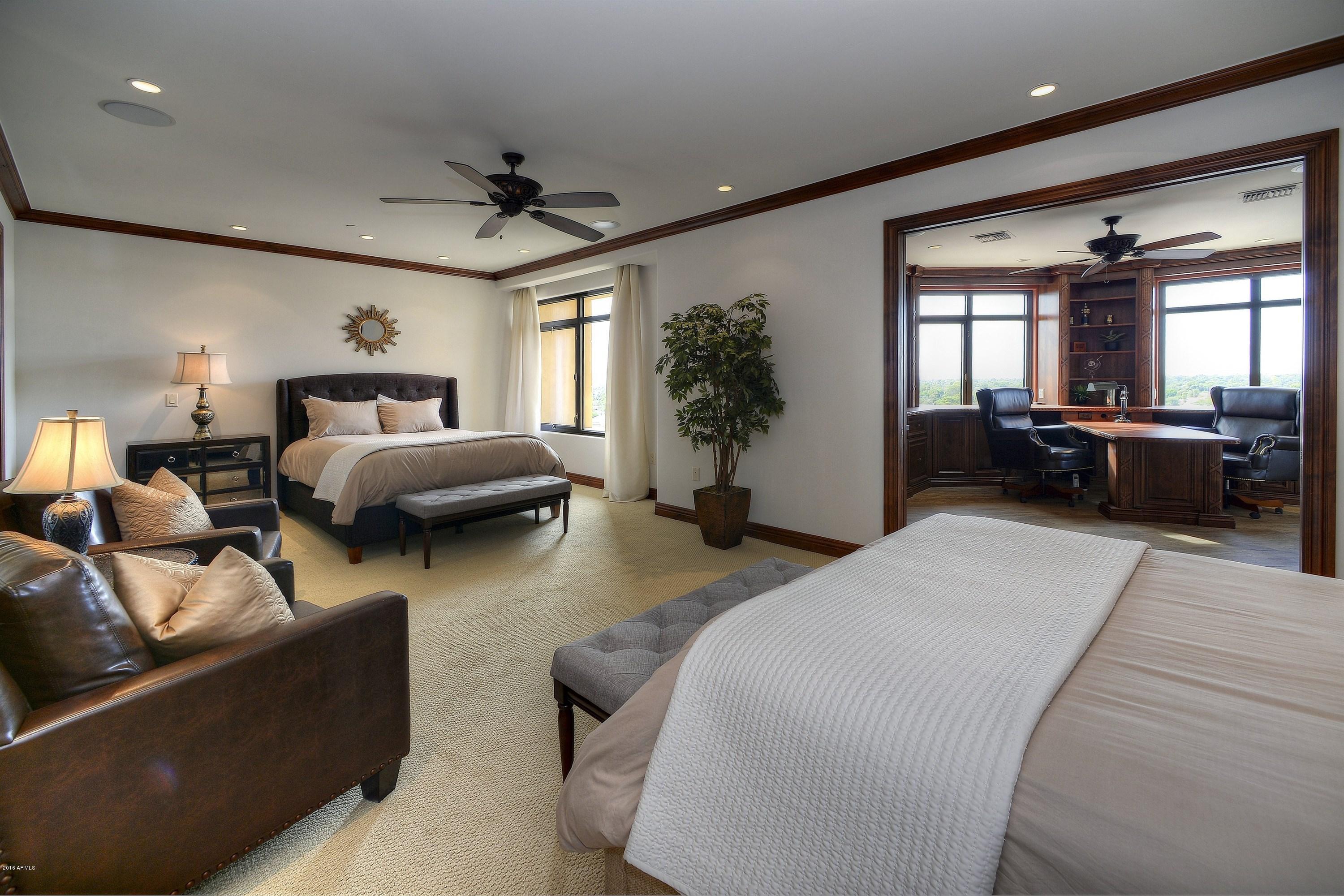 SCOTTSDALE WATERFRONT RESIDENCES - Residential