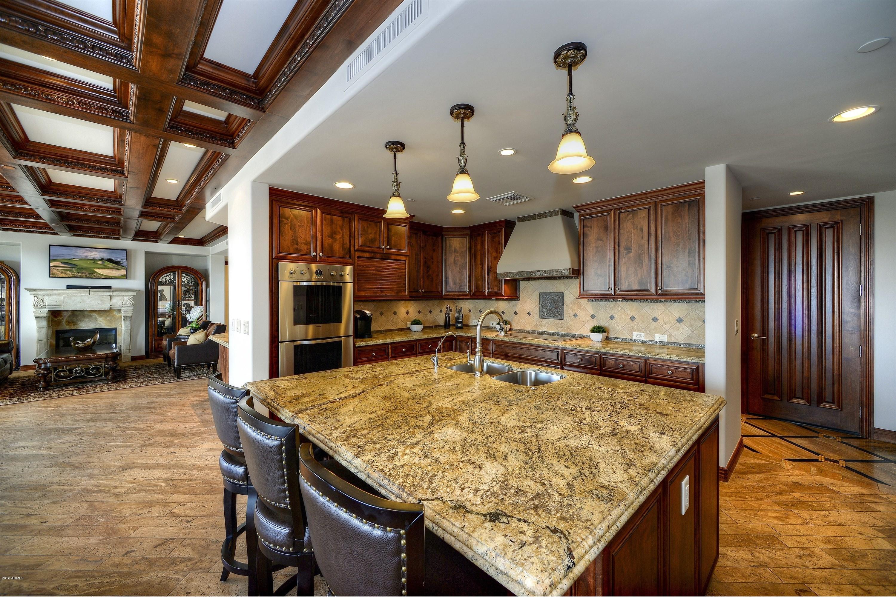 SCOTTSDALE WATERFRONT RESIDENCES - Residential