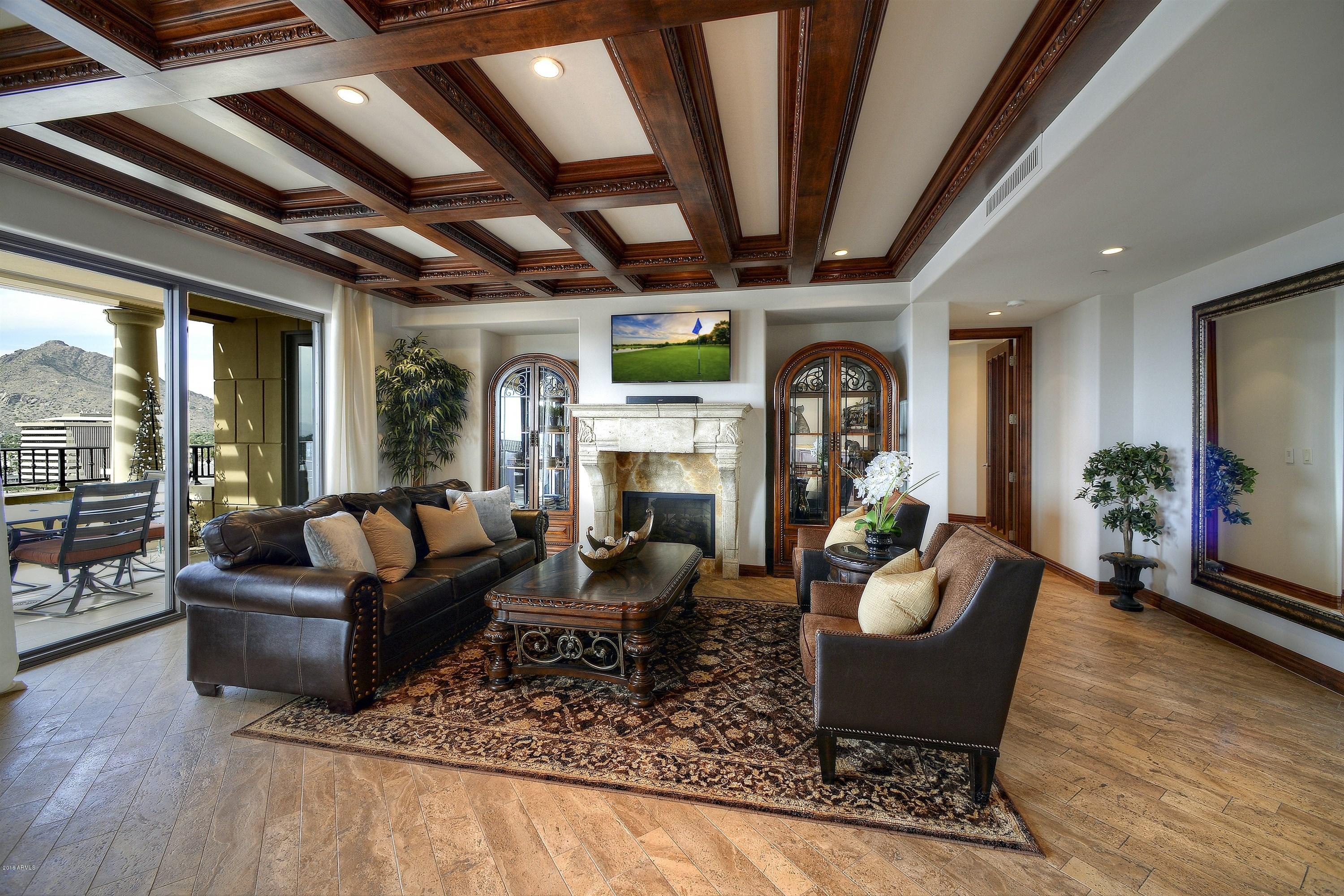SCOTTSDALE WATERFRONT RESIDENCES - Residential