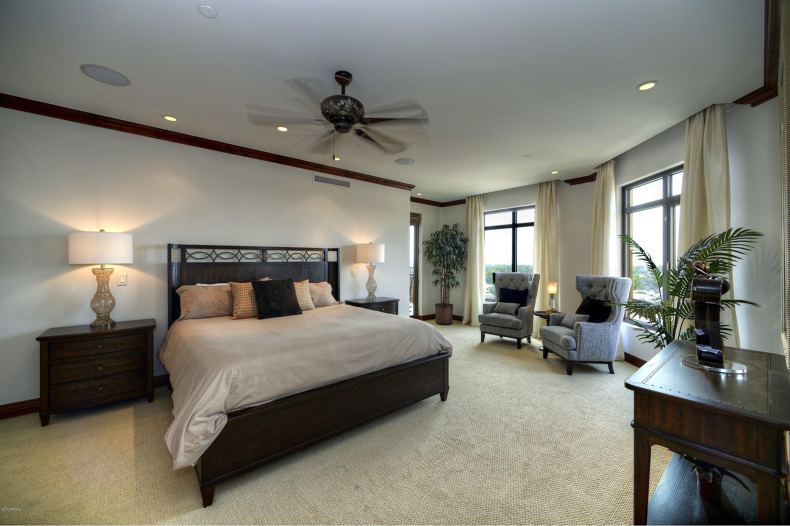 SCOTTSDALE WATERFRONT RESIDENCES - Residential