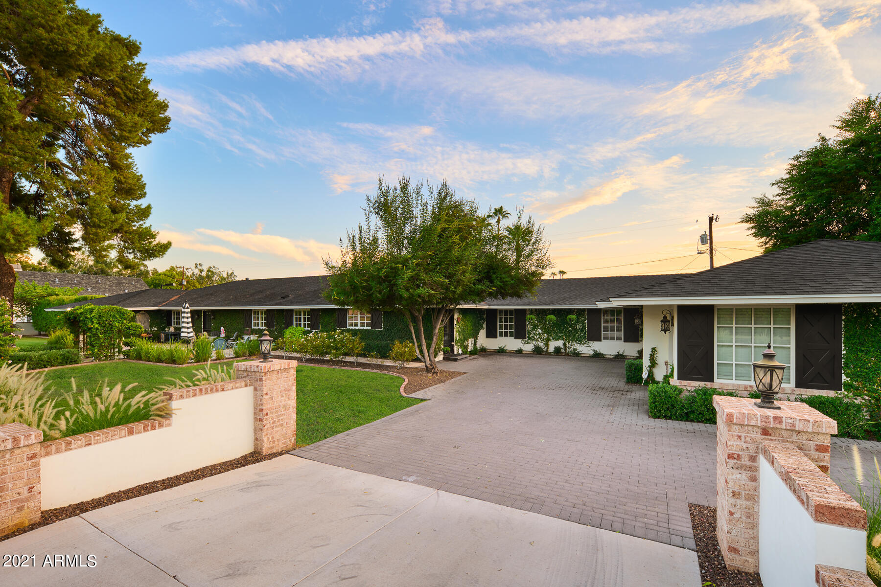 LA DONNA ESTATES 2 - Residential