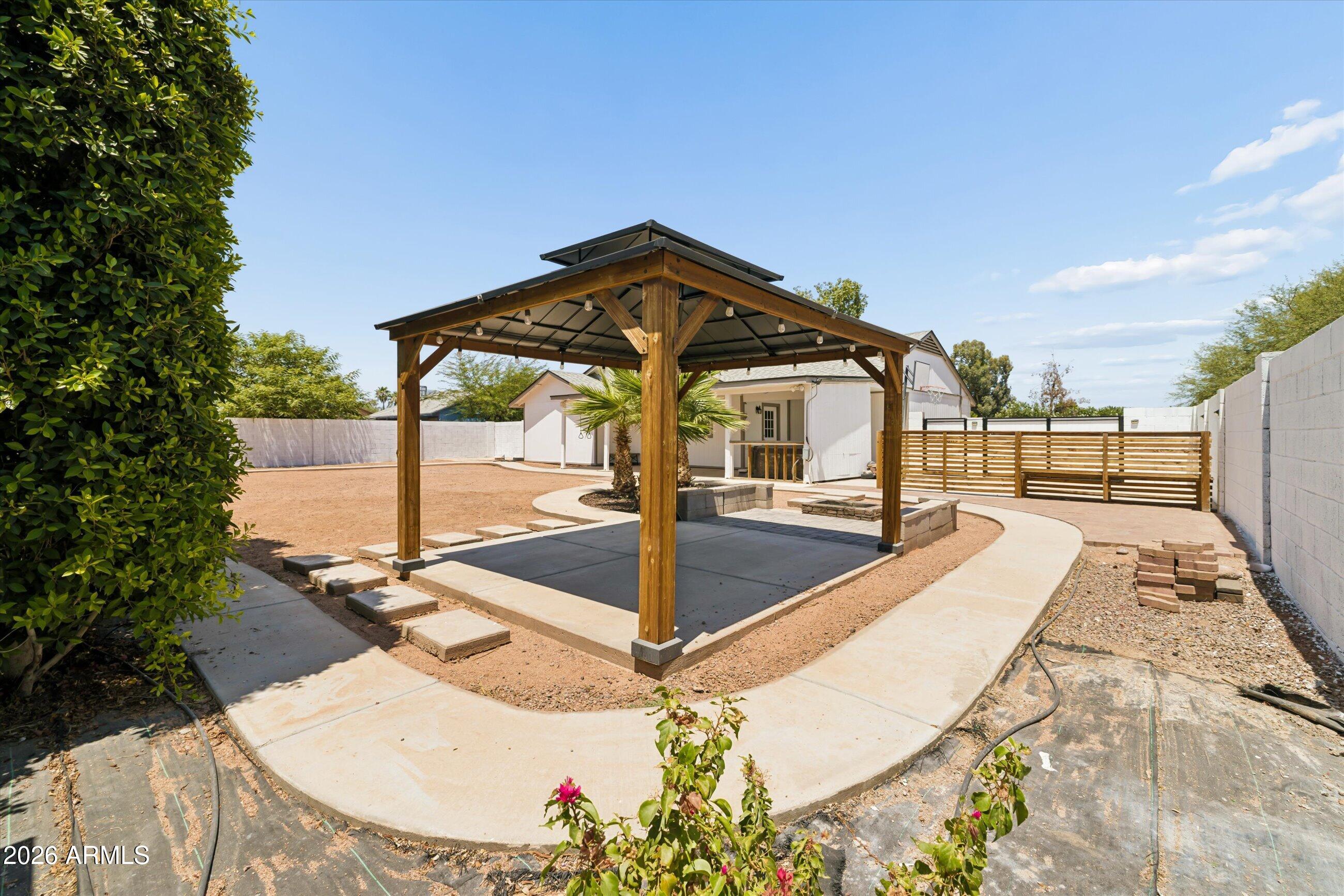 HOHOKAM VILLAGE UNIT 1-E - Residential
