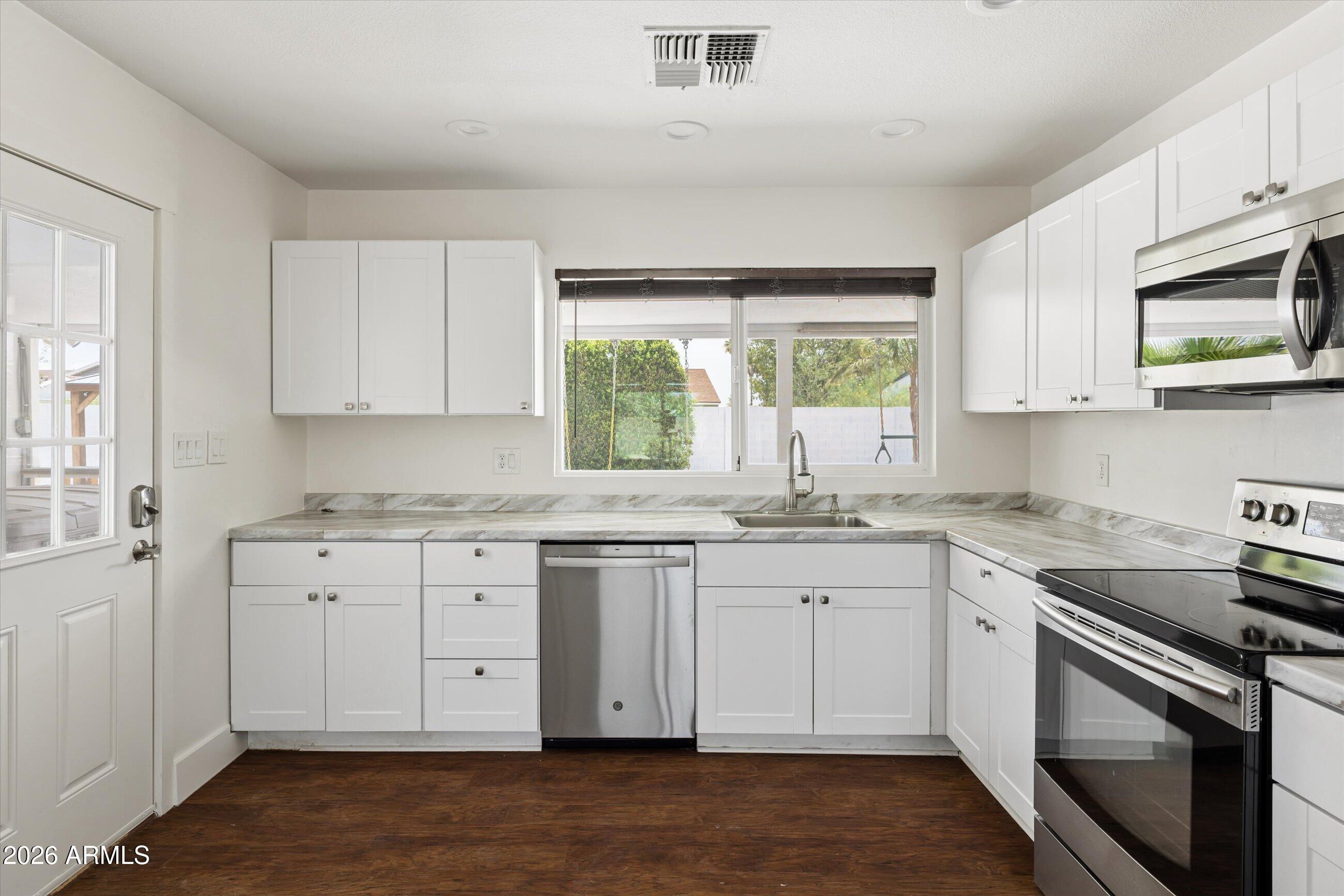 HOHOKAM VILLAGE UNIT 1-E - Residential