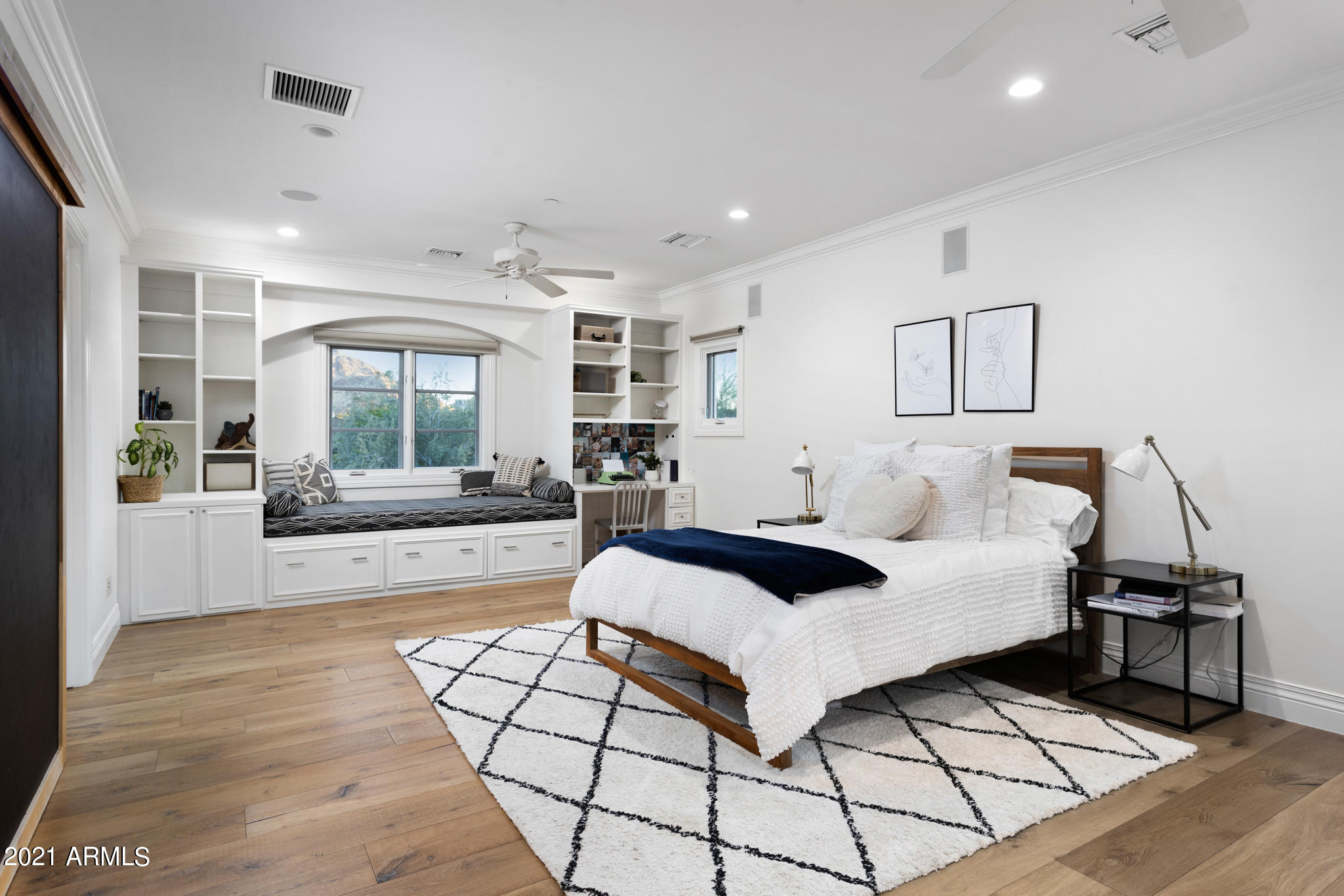PARADISE VALLEY ENCLAVE - Residential