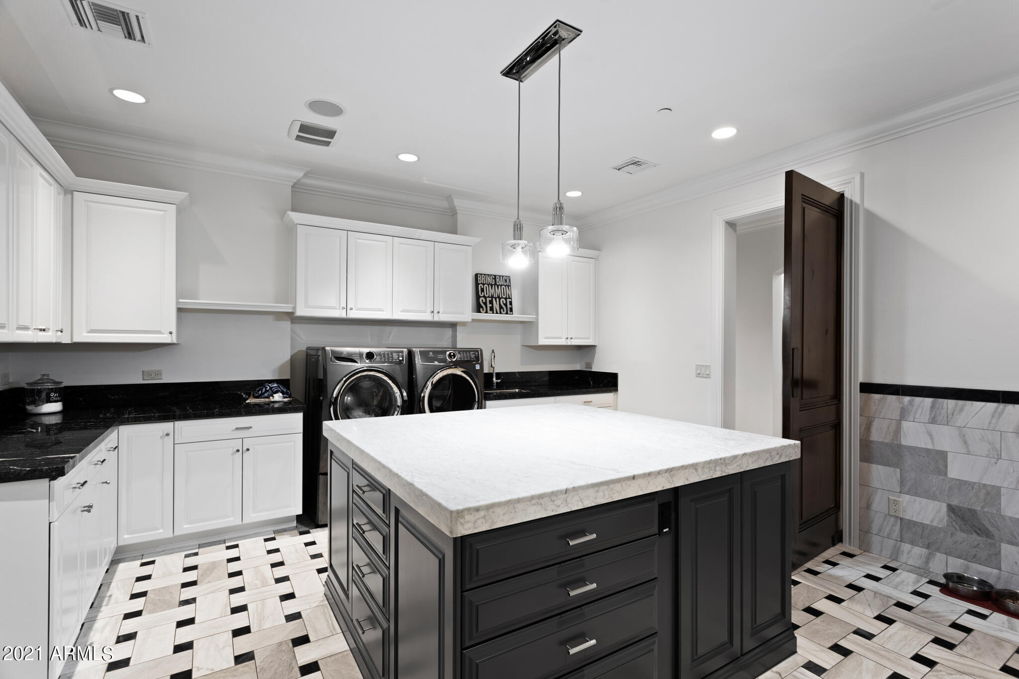 PARADISE VALLEY ENCLAVE - Residential