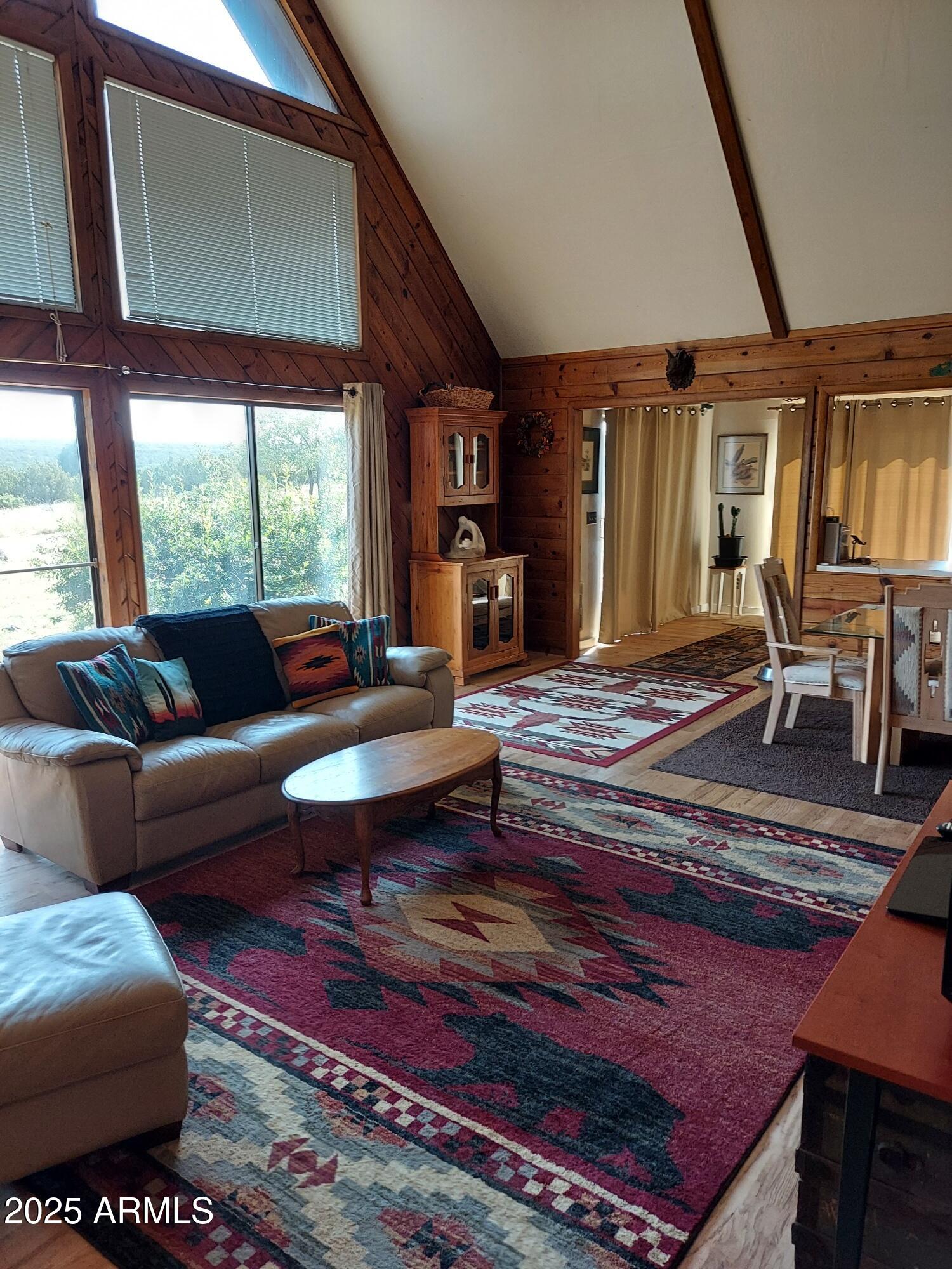 WHITE MOUNTAIN LAKES UNIT 17 - Residential