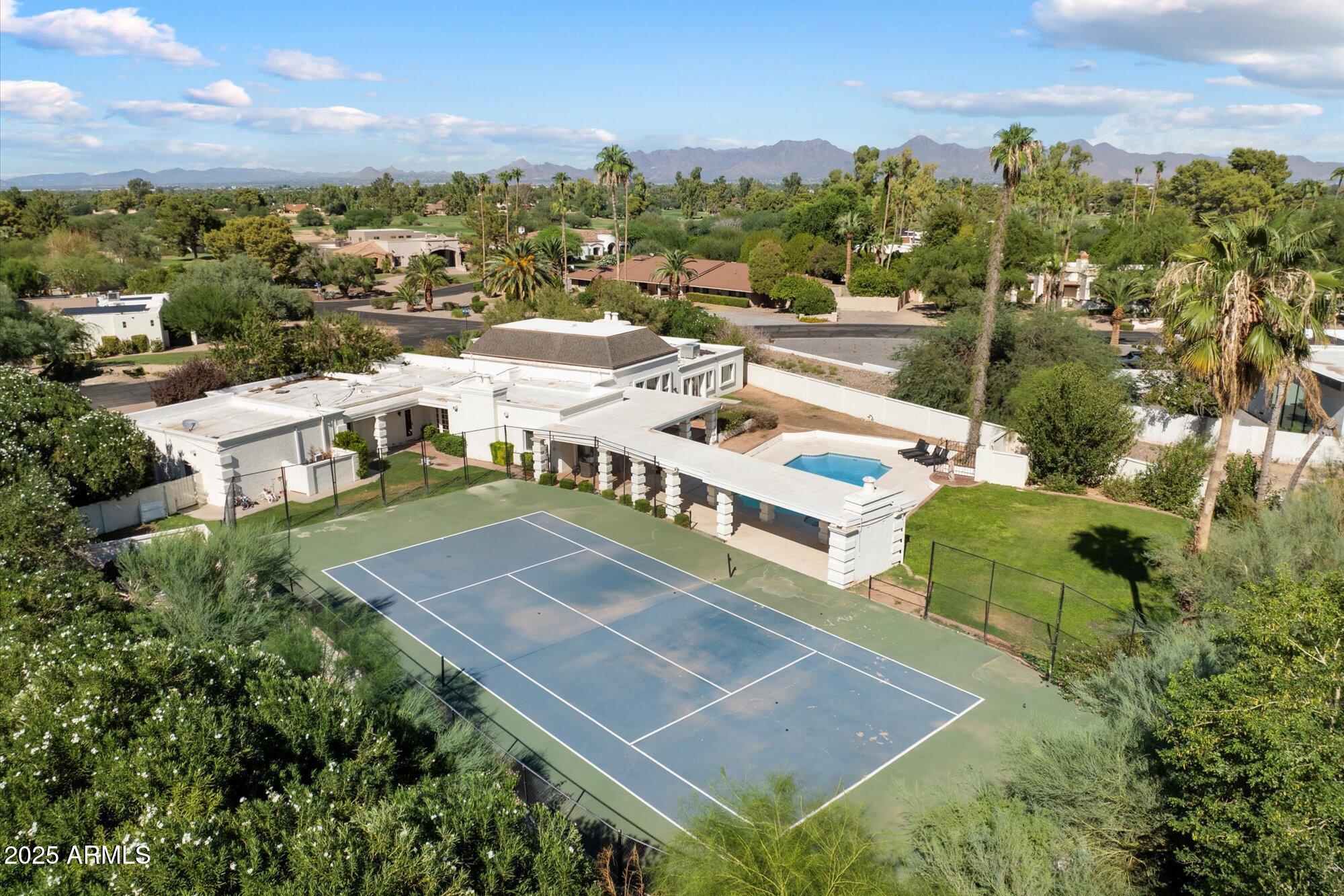 CAMELBACK COUNTRY CLUB ESTATES - Residential