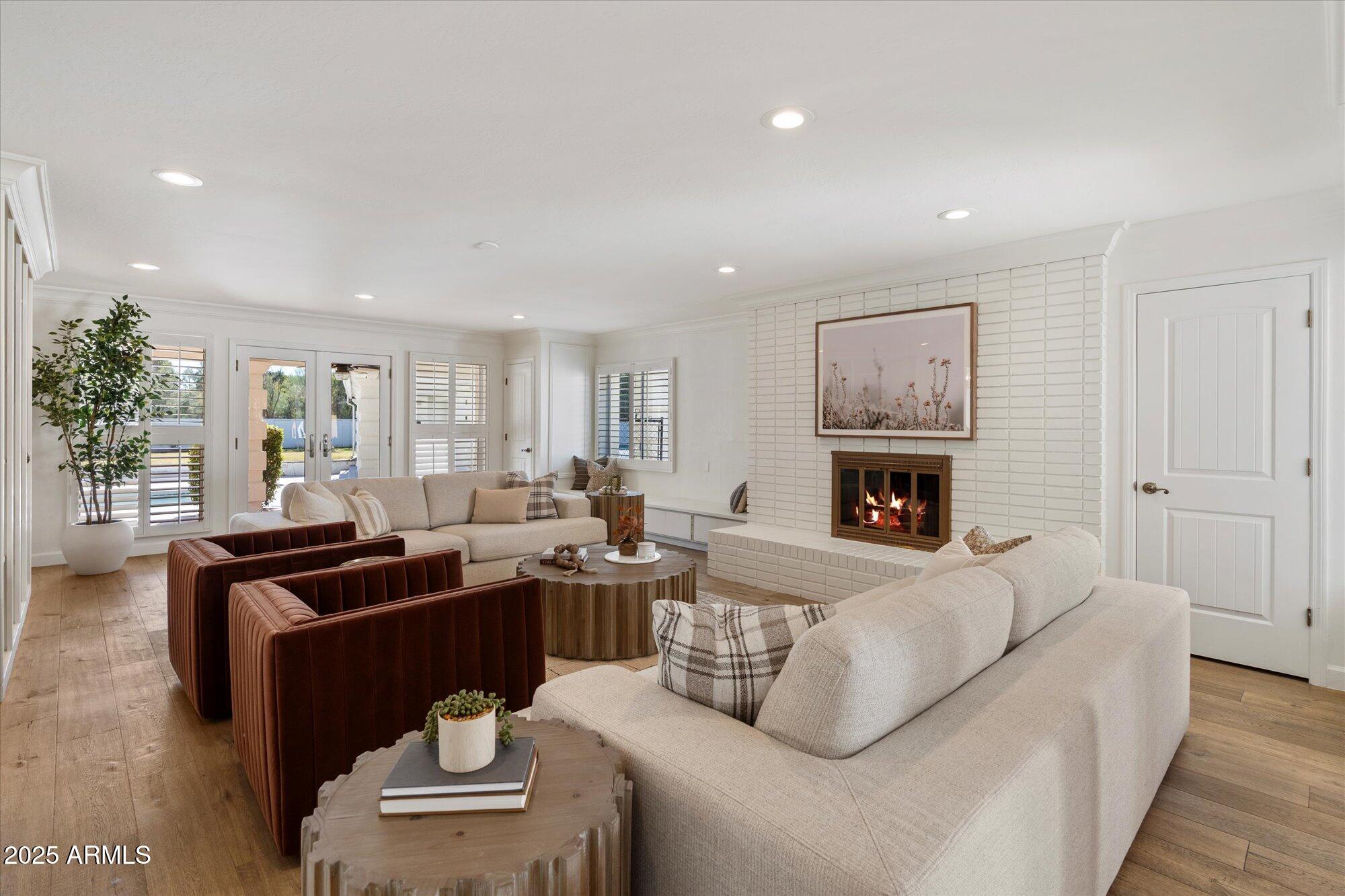 CAMELBACK COUNTRY CLUB ESTATES - Residential