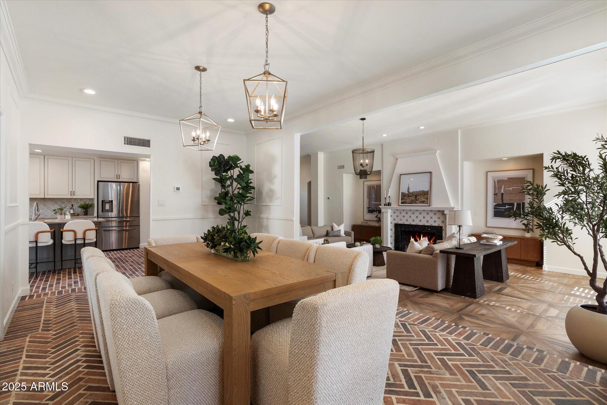 CAMELBACK COUNTRY CLUB ESTATES - Residential