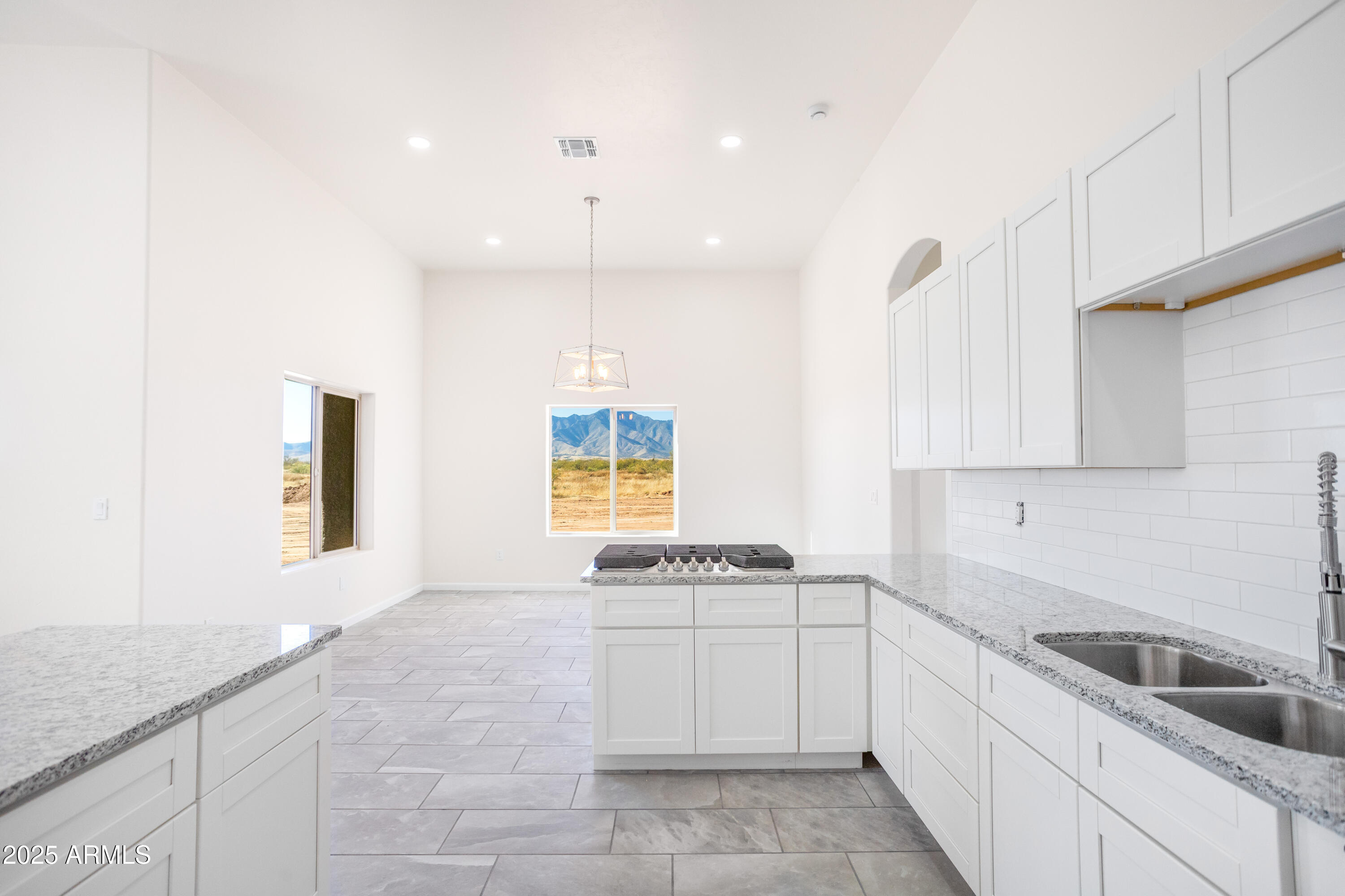 RANCHO ARIZONA - Residential