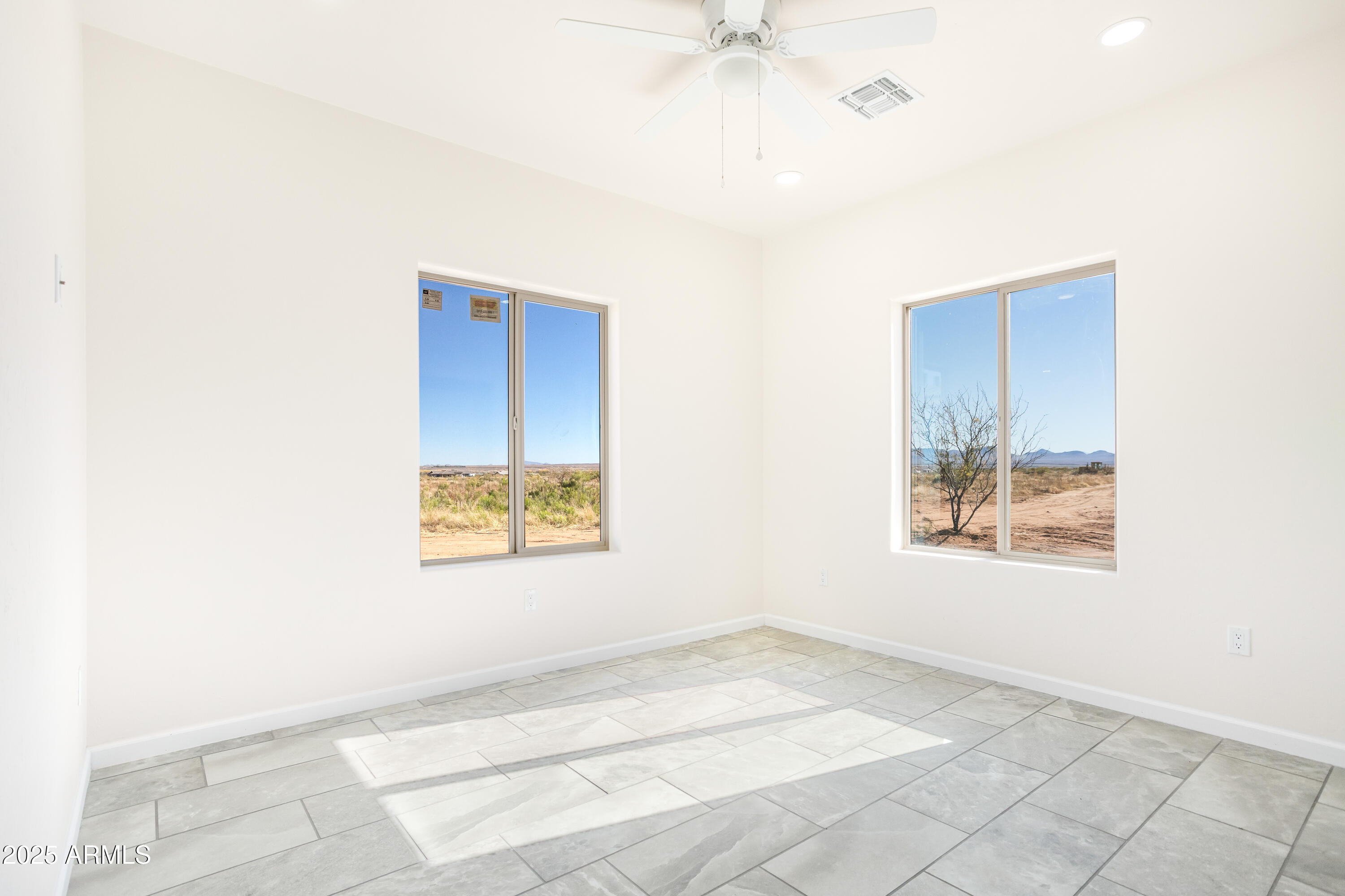 RANCHO ARIZONA - Residential