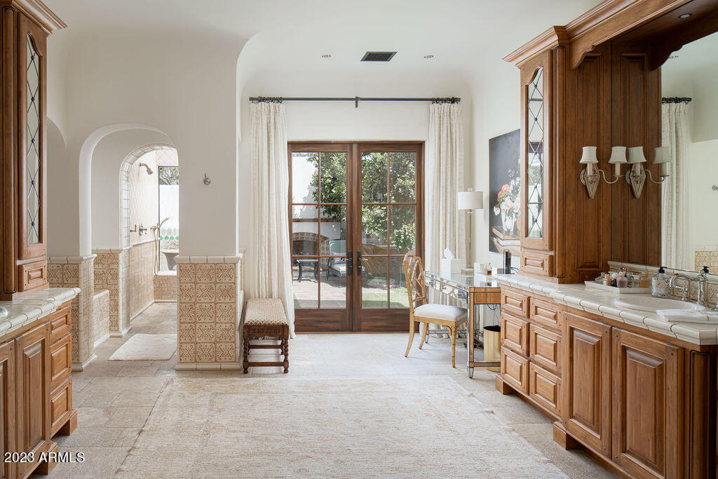 CAMELBACK LANDS - Residential