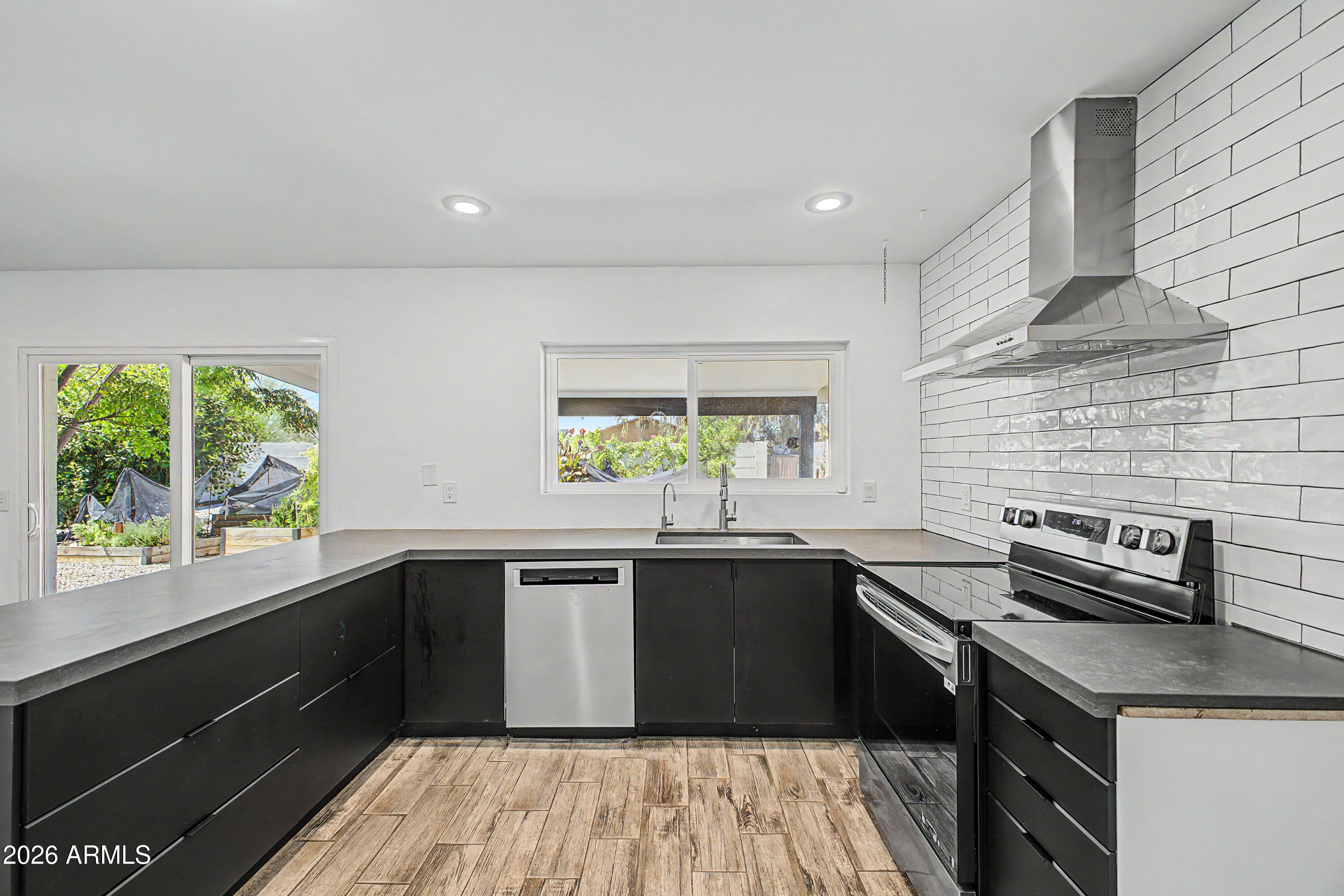 SOUTHERN PALMS UNIT 1 - Residential