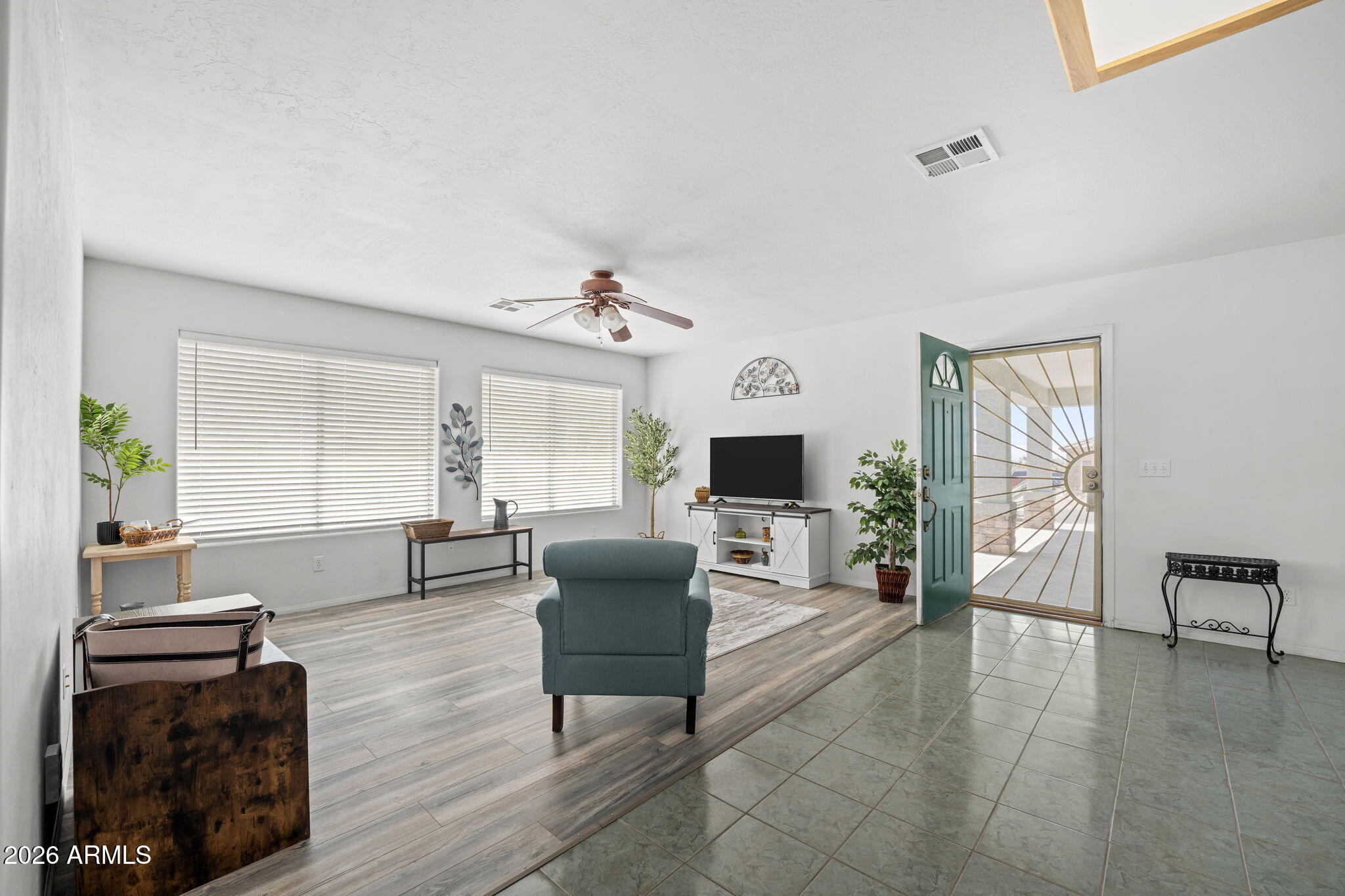 MIRA MONTE VISTAS - Residential