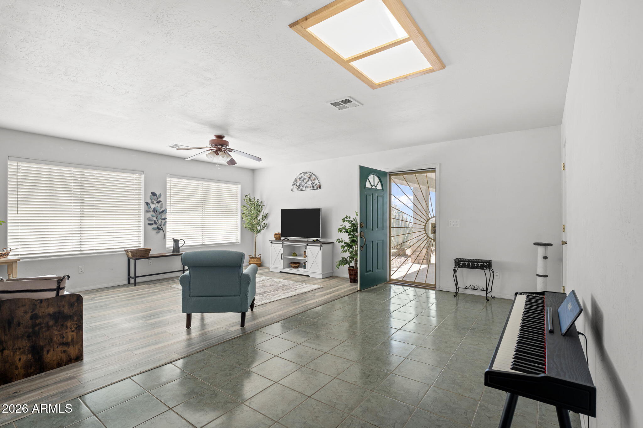 MIRA MONTE VISTAS - Residential