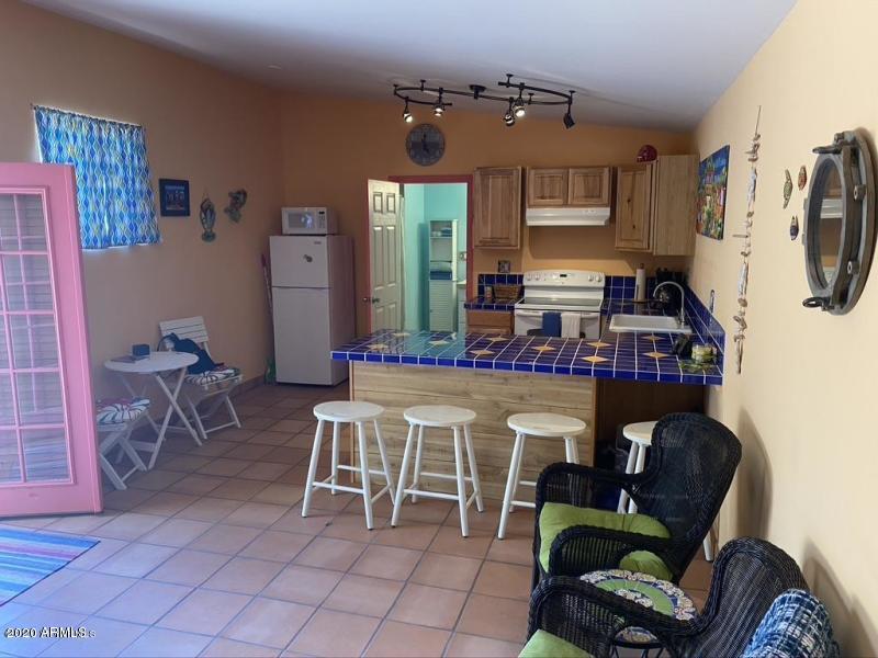 SOUTHWEST CENTER - Commercial Lease