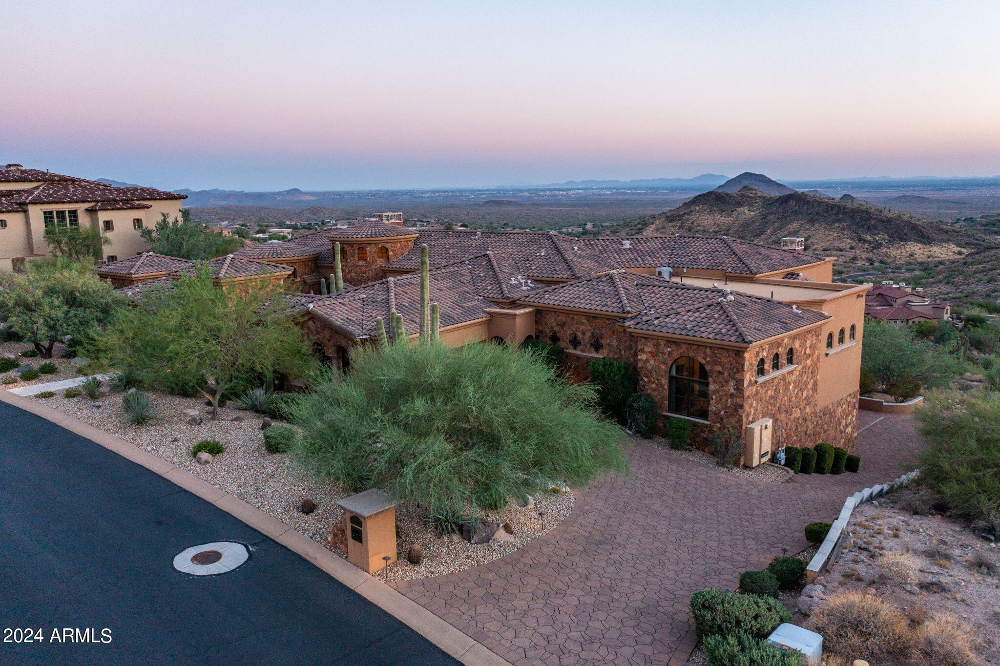CRESTVIEW AT FOUNTAIN HILLS - Residential