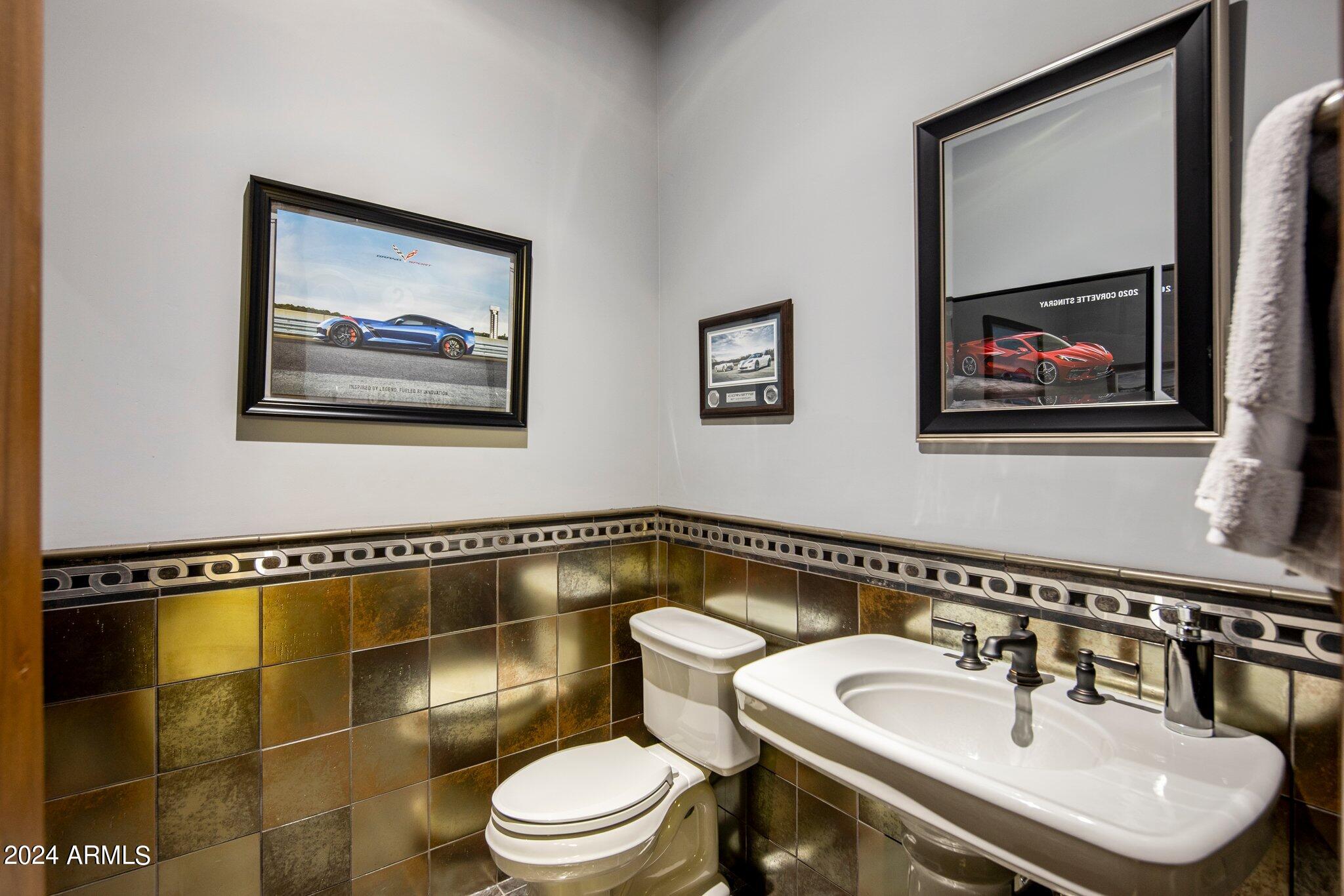 CRESTVIEW AT FOUNTAIN HILLS - Residential