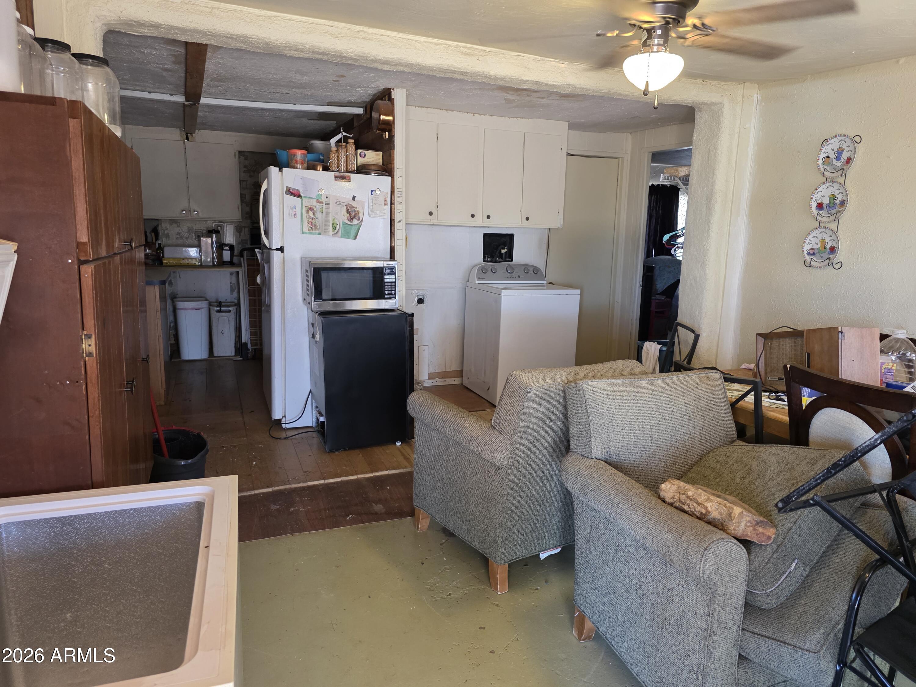 HIGH KNOLL RANCHES - Residential