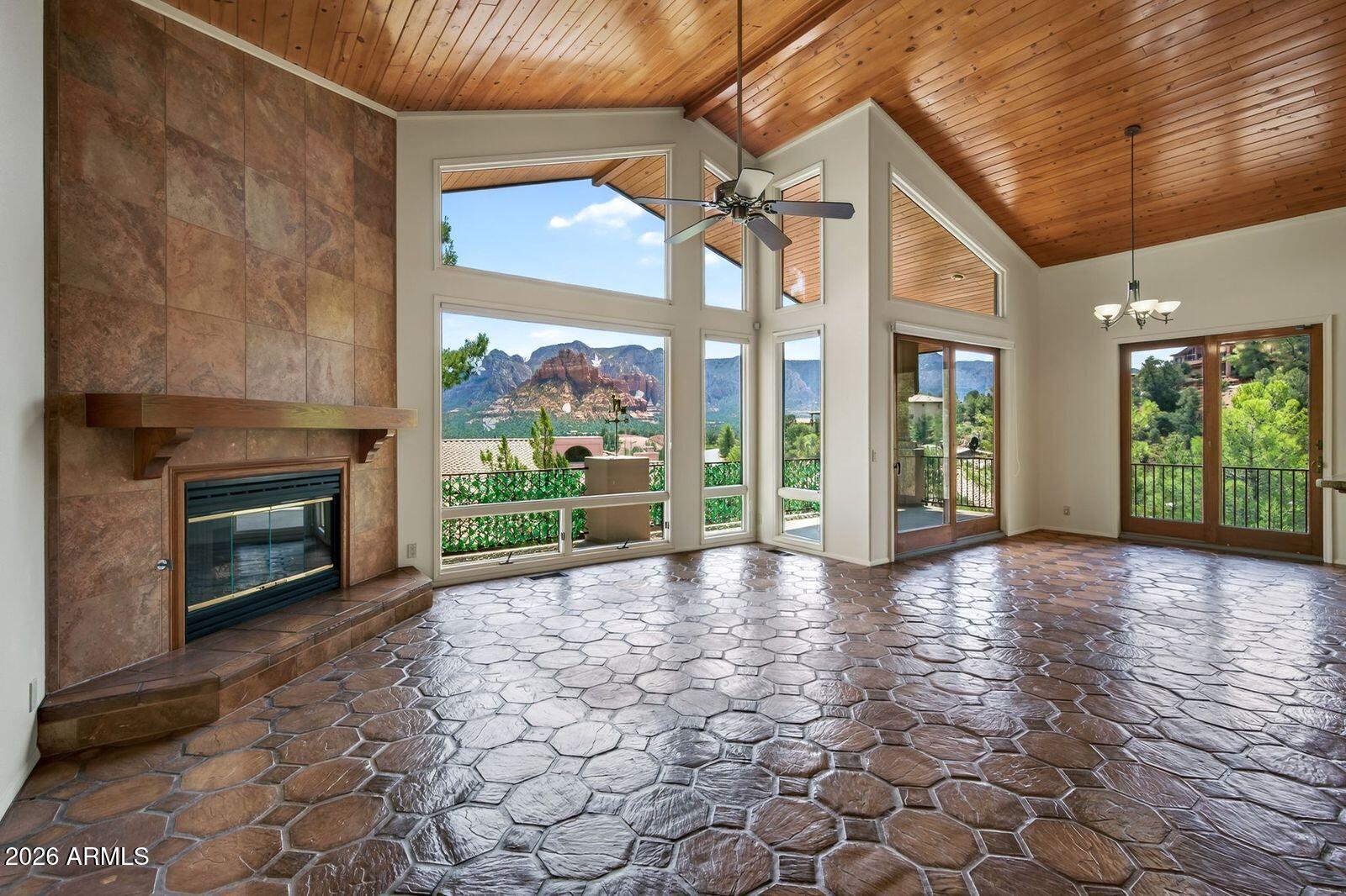 LES SPRINGS - Residential