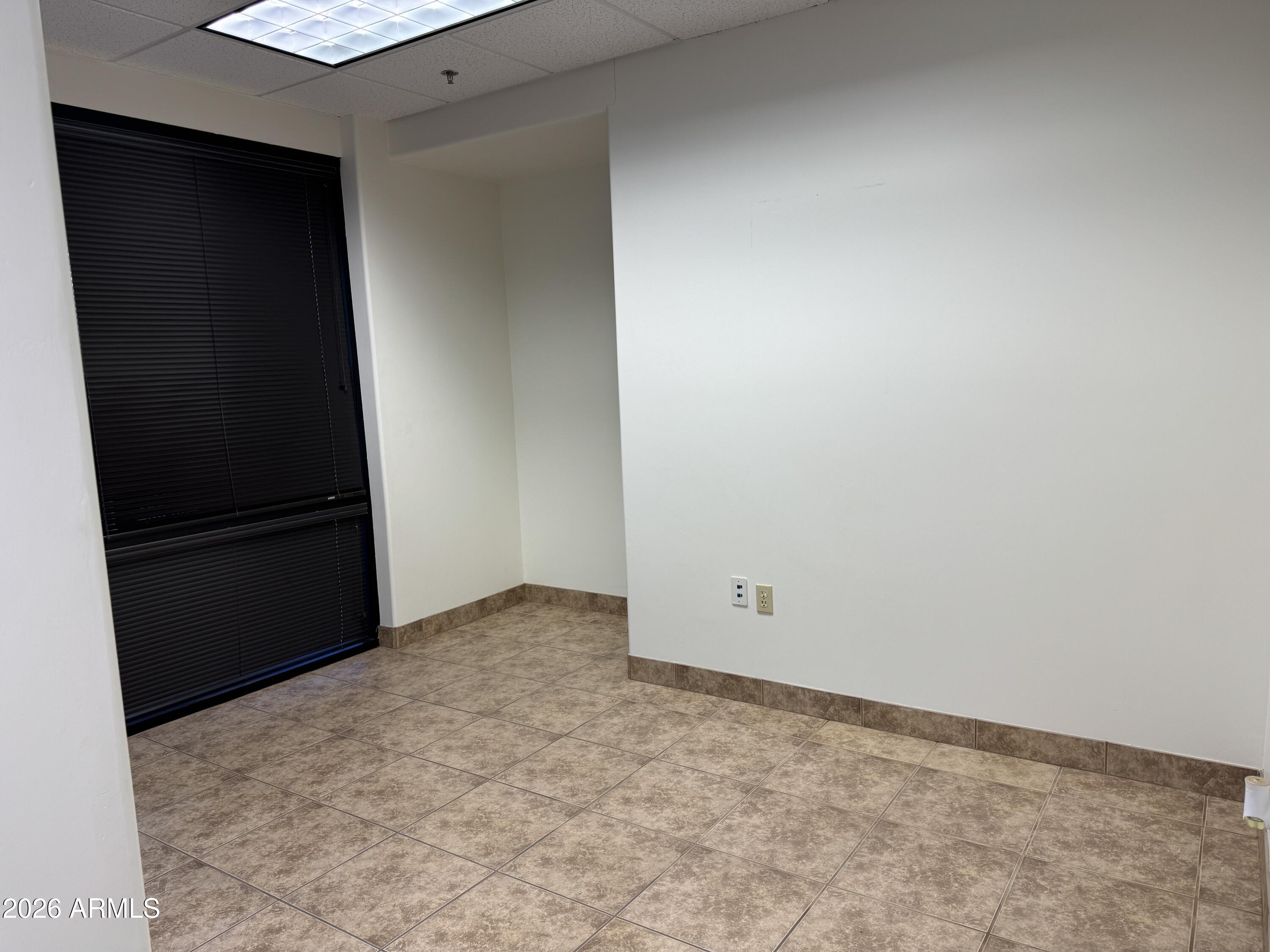 CHANDLER CENTER PAR A-E F1 F2 - Commercial Lease