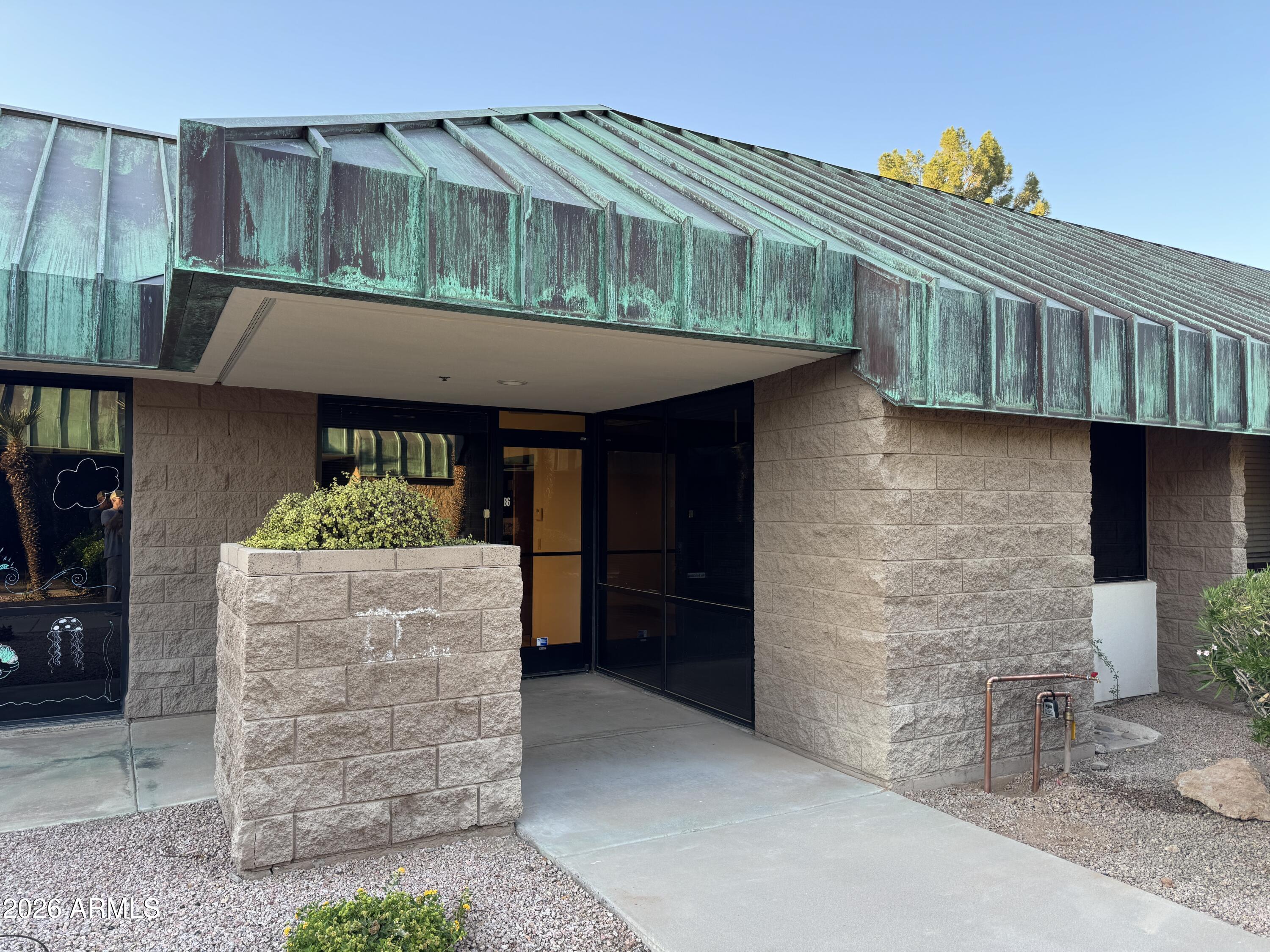 CHANDLER CENTER PAR A-E F1 F2 - Commercial Lease