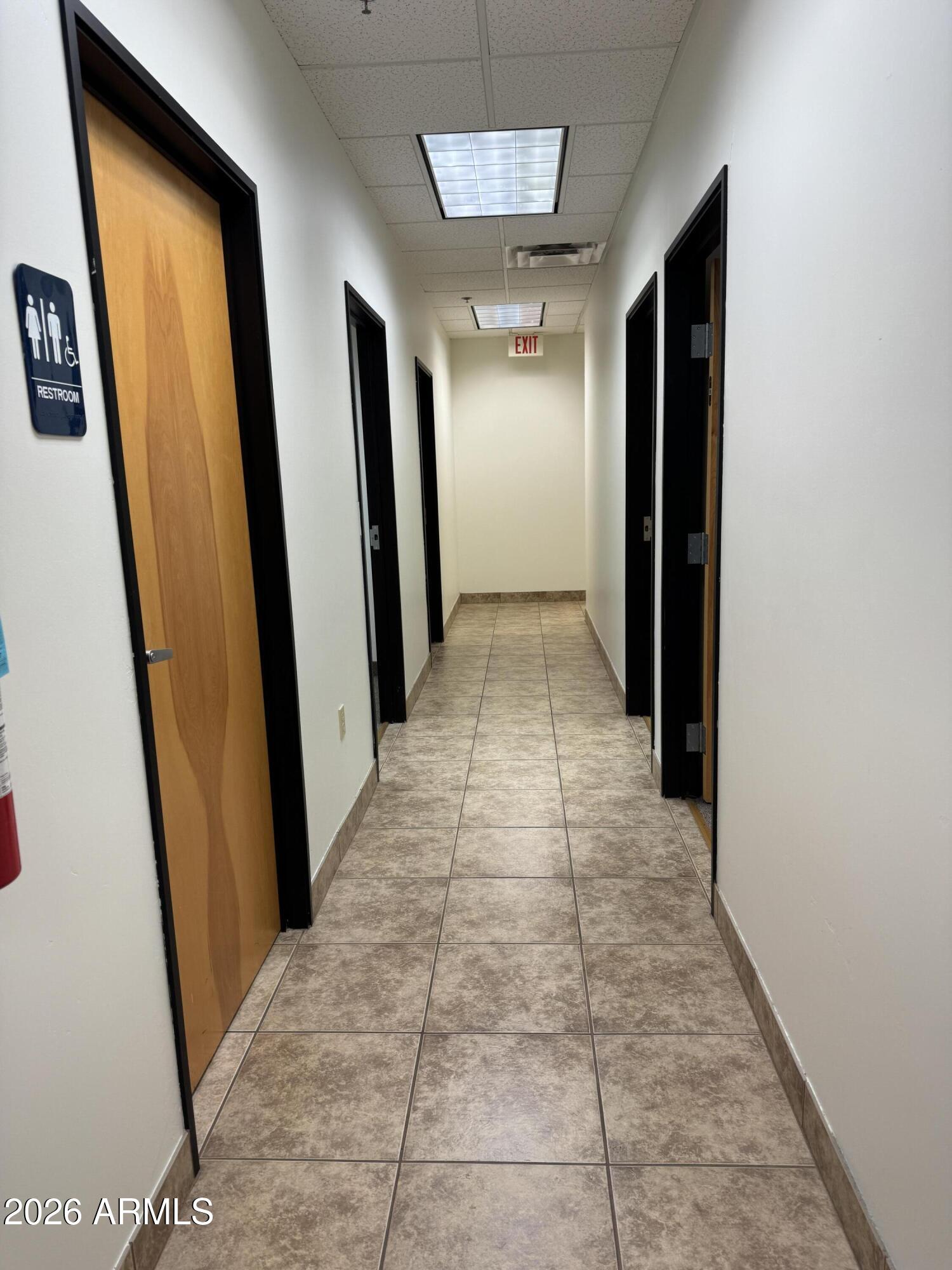 CHANDLER CENTER PAR A-E F1 F2 - Commercial Lease