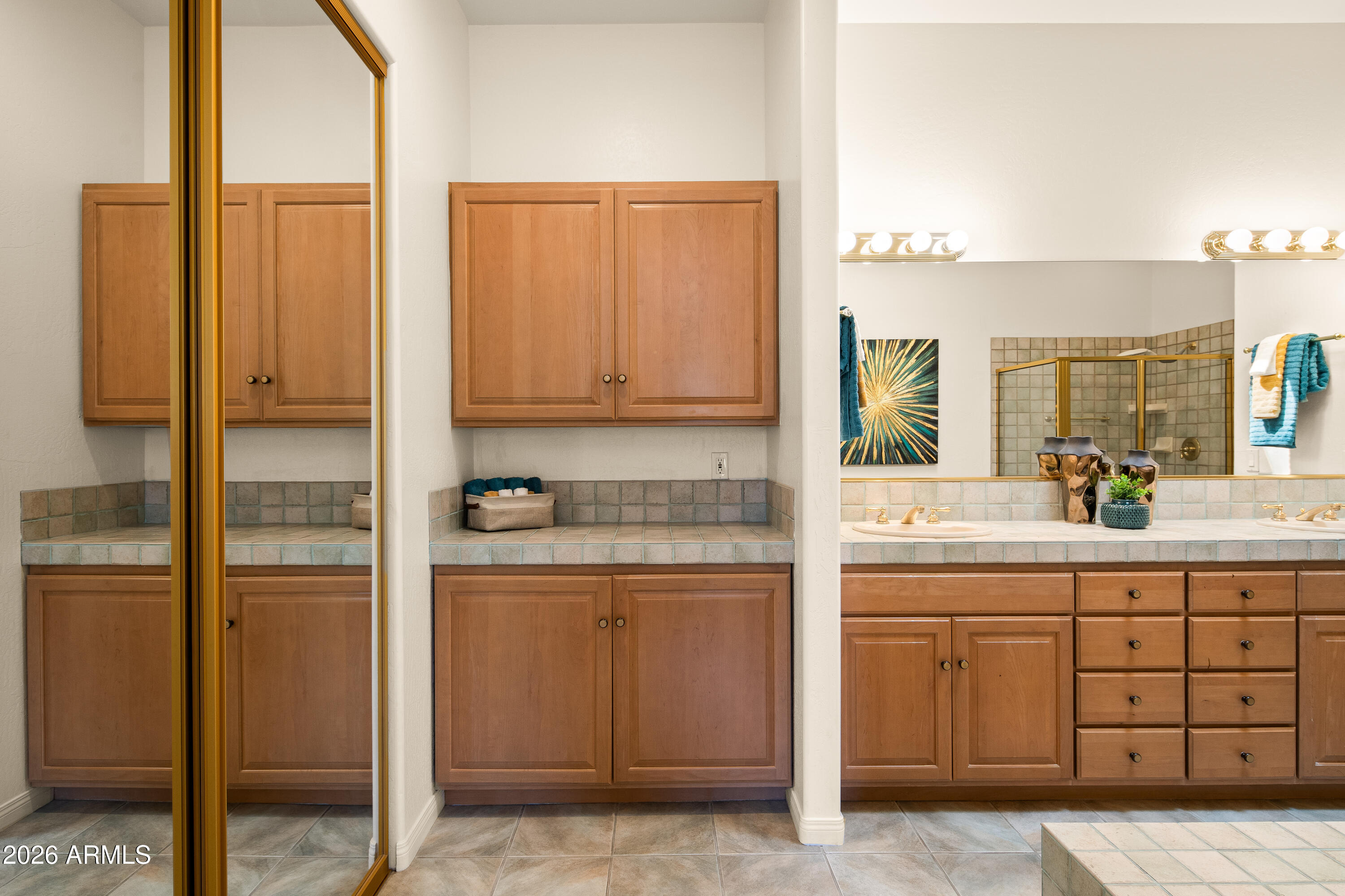 THE RIDGE AT SEDONA CONDOMINIUM REPLAT - Residential