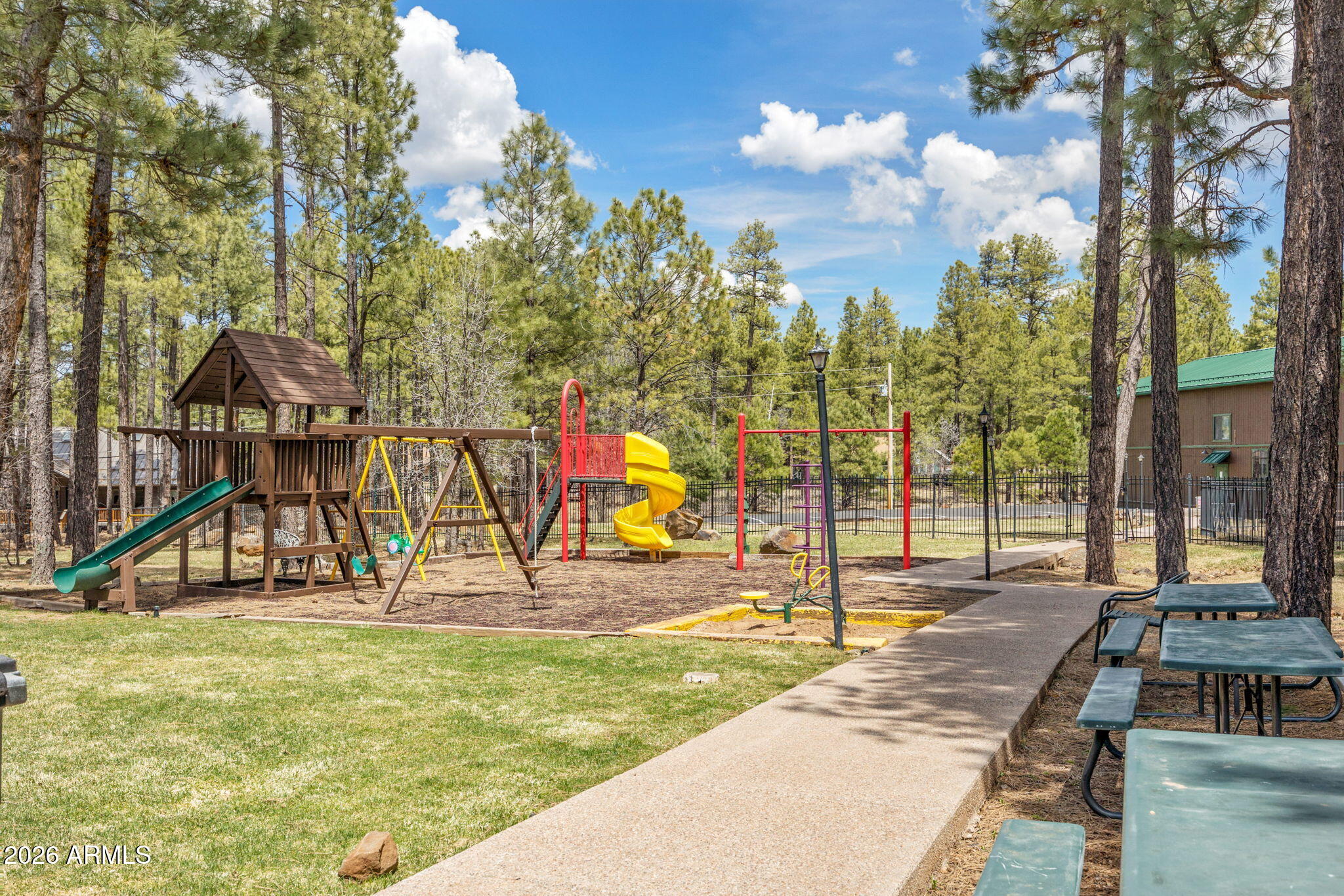 PINETOP LAKES COUNTRY CLUB UNIT 4 - Residential