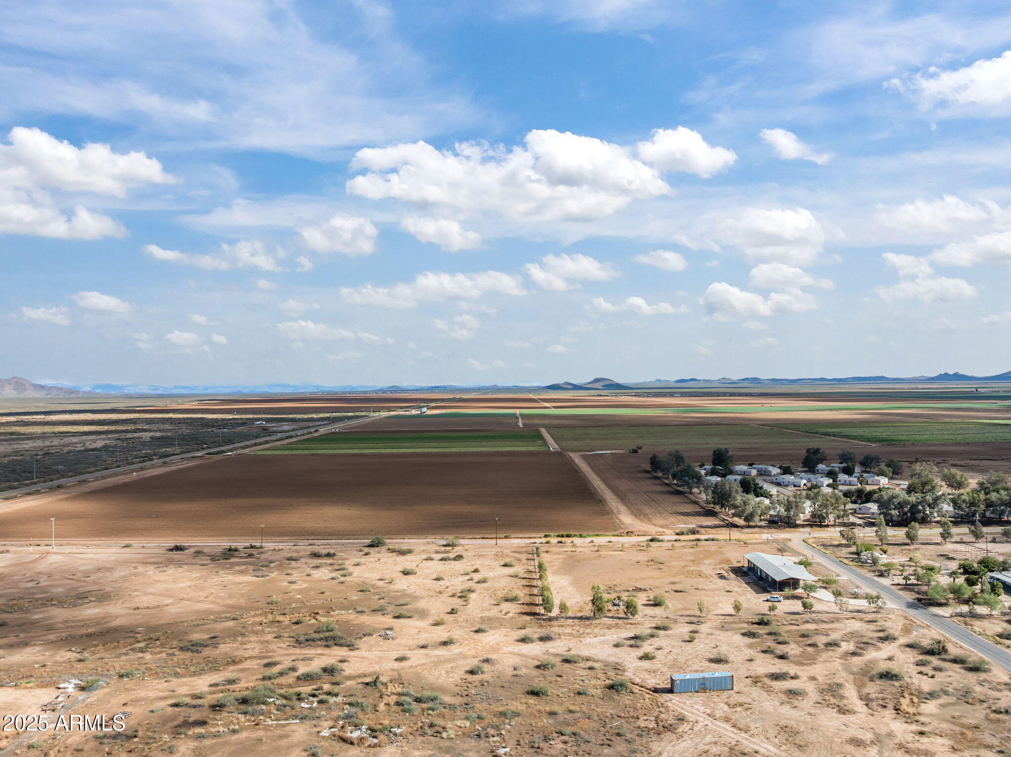 2.3 ACRES, Electric & Water nearby, Aguila Water - Land