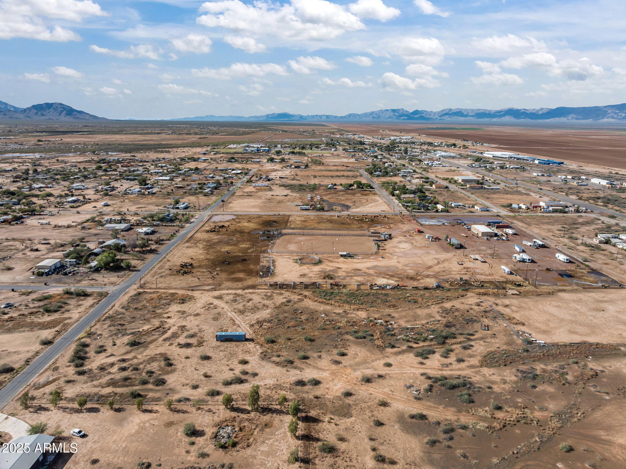 2.3 ACRES, Electric & Water nearby, Aguila Water - Land