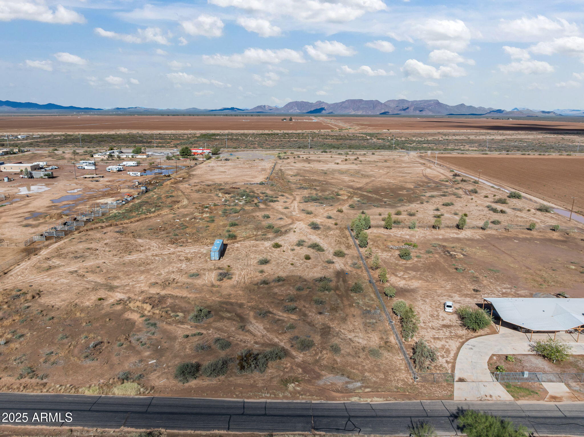 2.3 ACRES, Electric & Water nearby, Aguila Water - Land