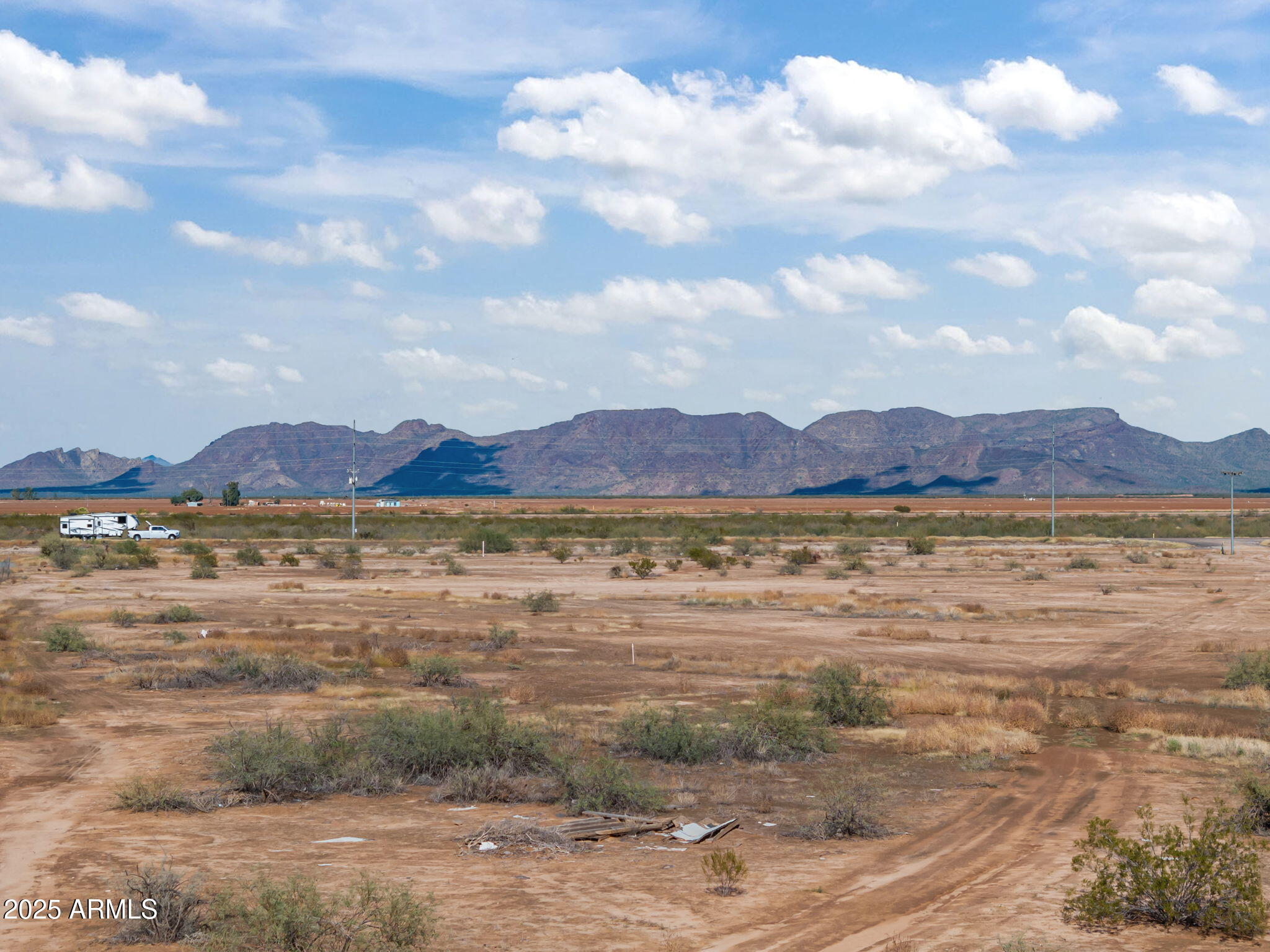 2.3 ACRES, Electric & Water nearby, Aguila Water - Land