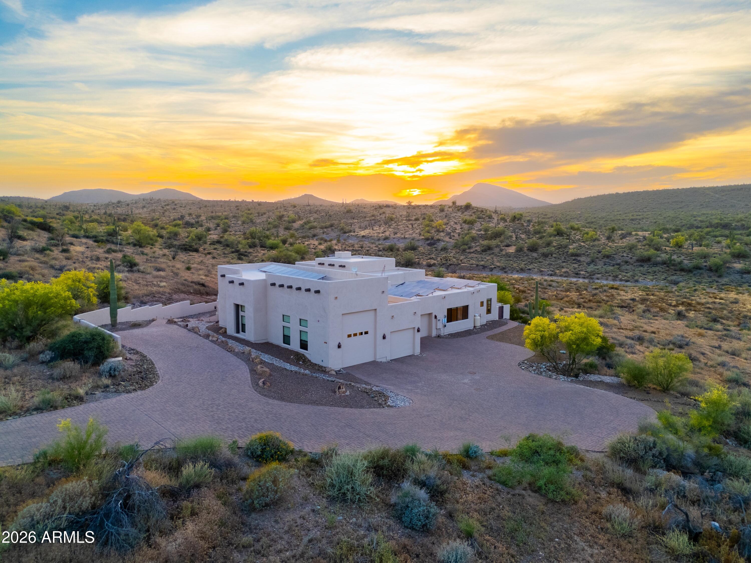 M&B  Very Private 25 acres adjoining State Land to the west. - Residential