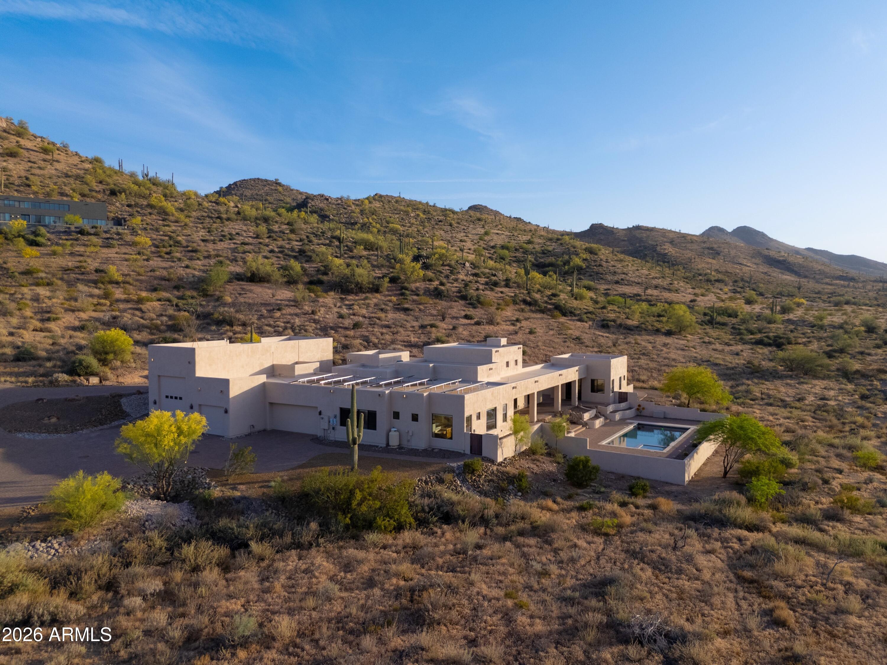 M&B  Very Private 25 acres adjoining State Land to the west. - Residential