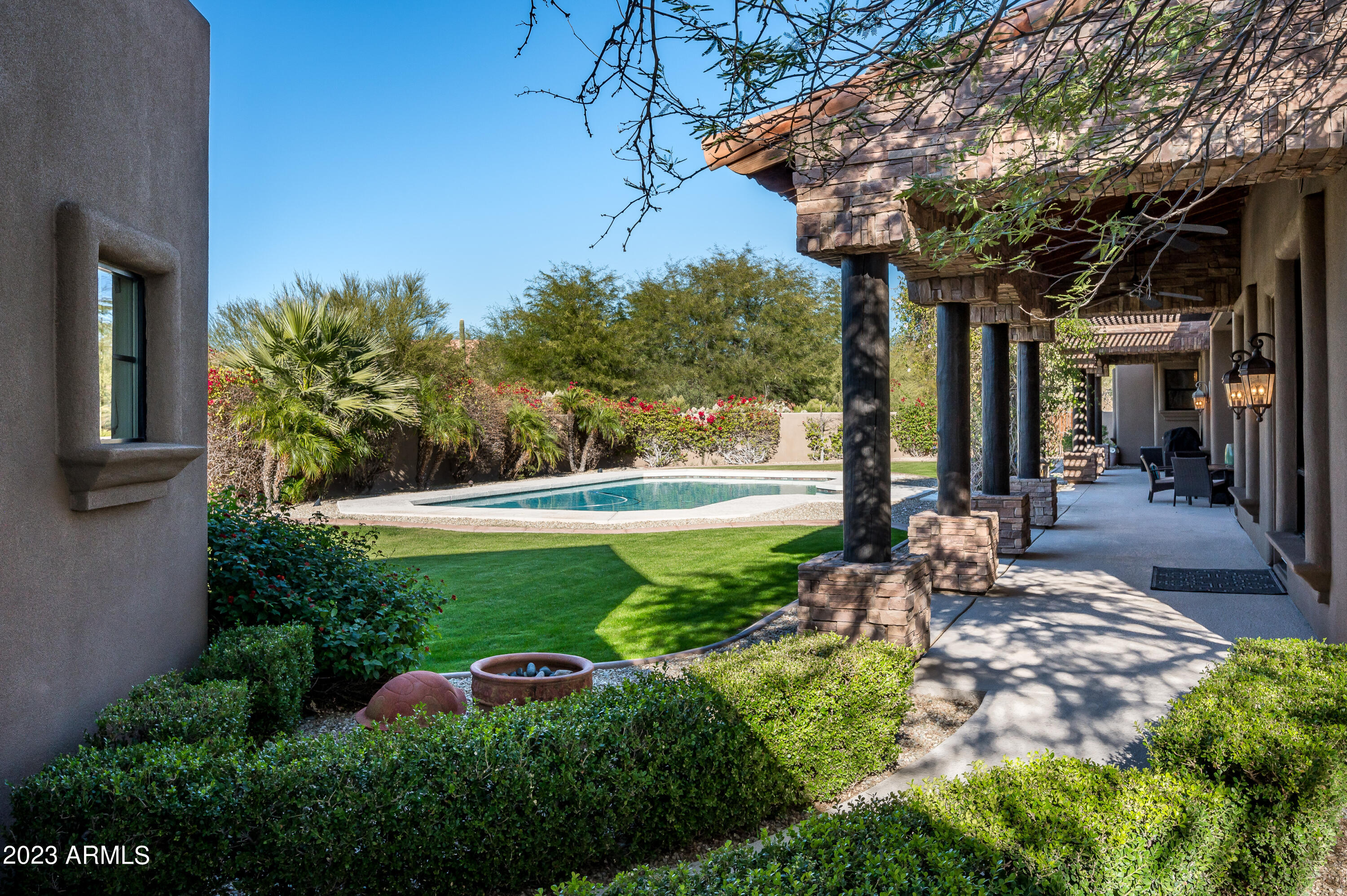 PINNACLE PARADISE - Residential